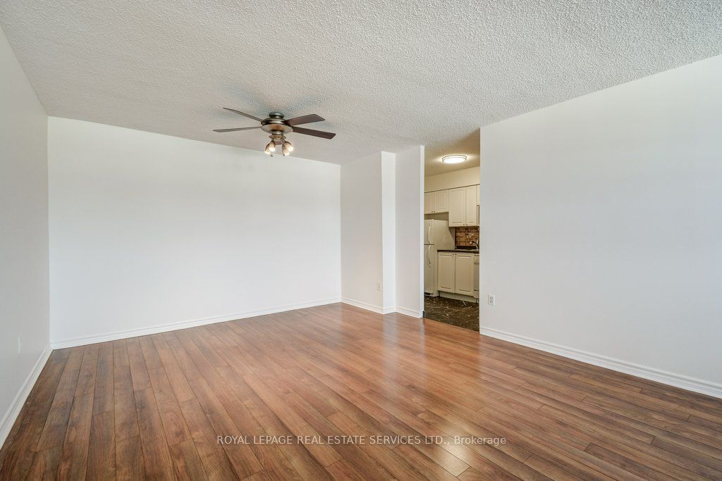 212 Kerr Street 404 Property Photo 16