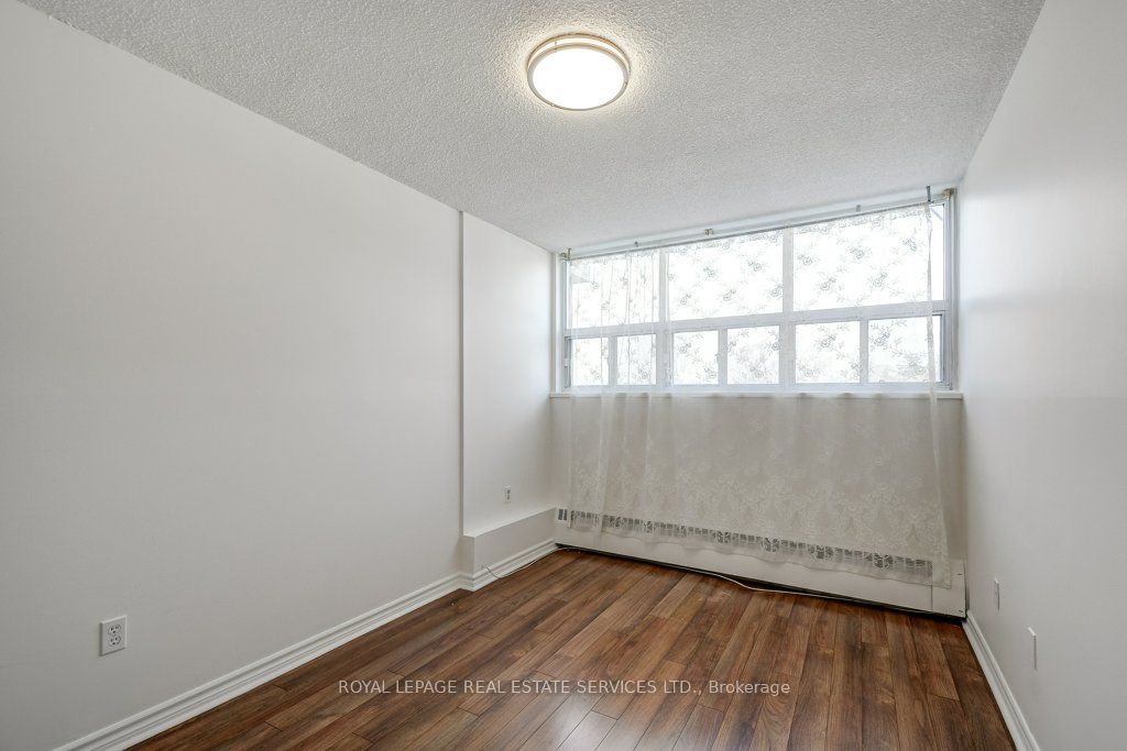212 Kerr Street 404 Property Photo 20