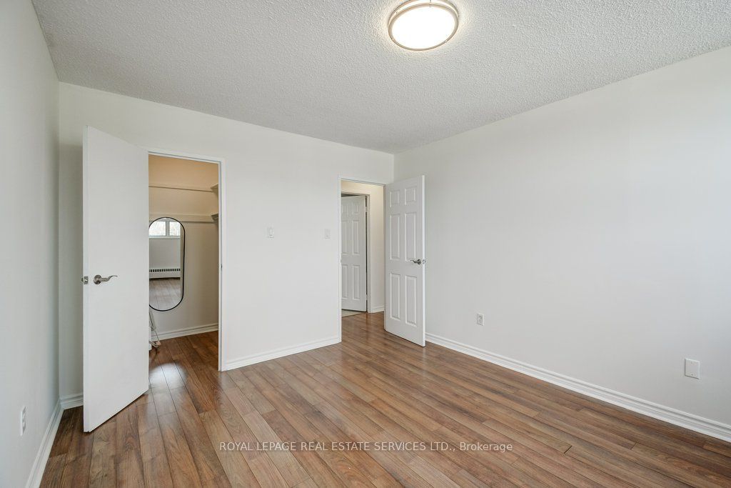 212 Kerr Street 404 Property Photo 22
