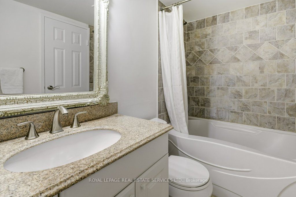 212 Kerr Street 404 Property Photo 25