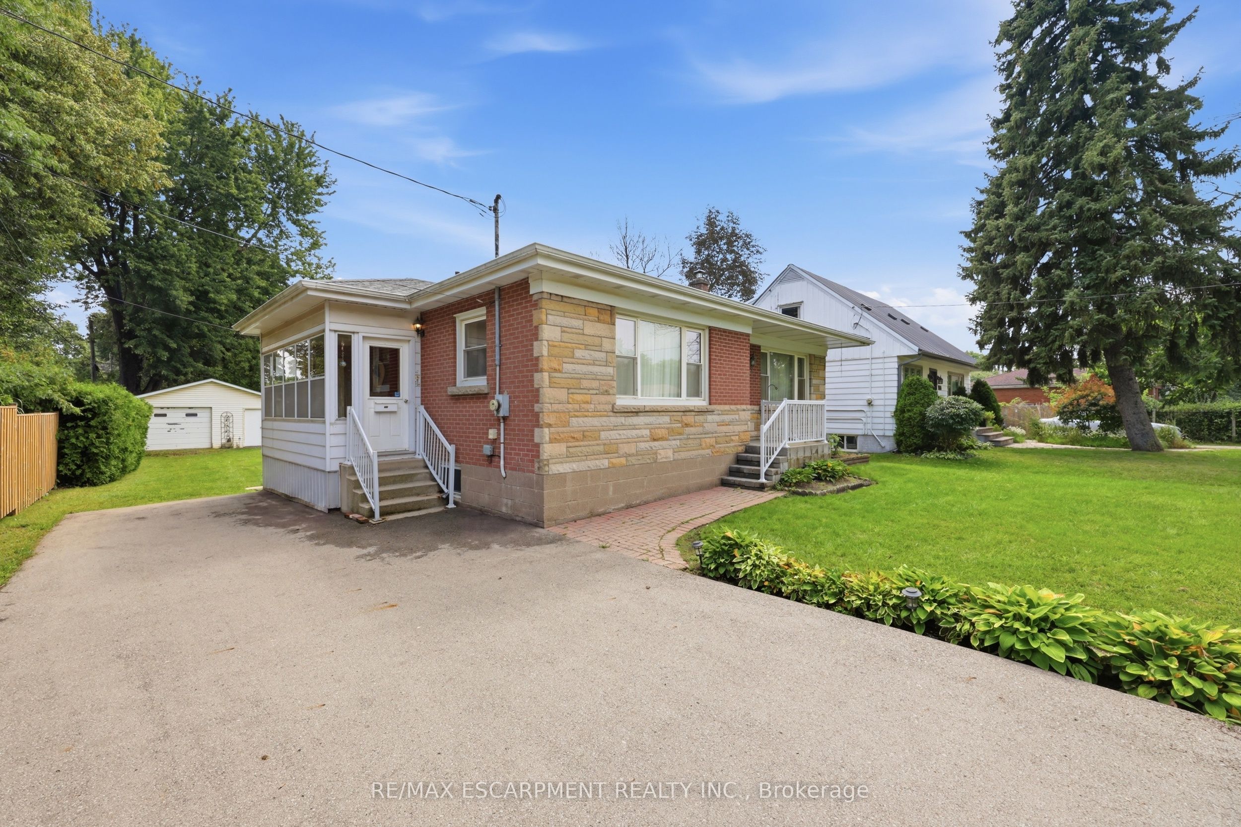 522 Enfield Road Property Photo 5
