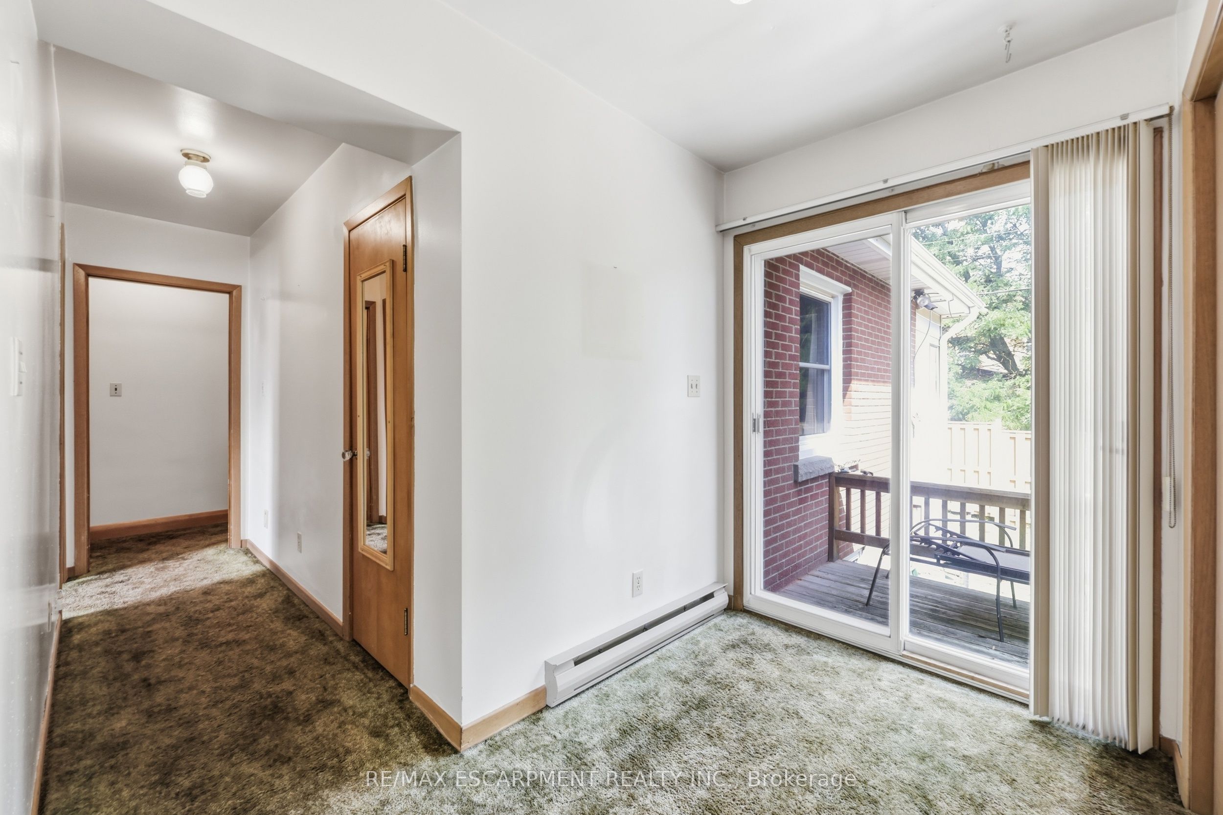 522 Enfield Road Property Photo 9