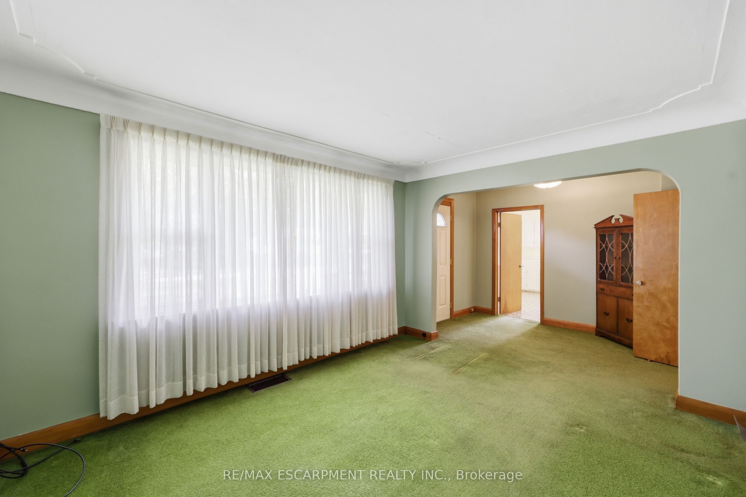 522 Enfield Road Property Photo 10