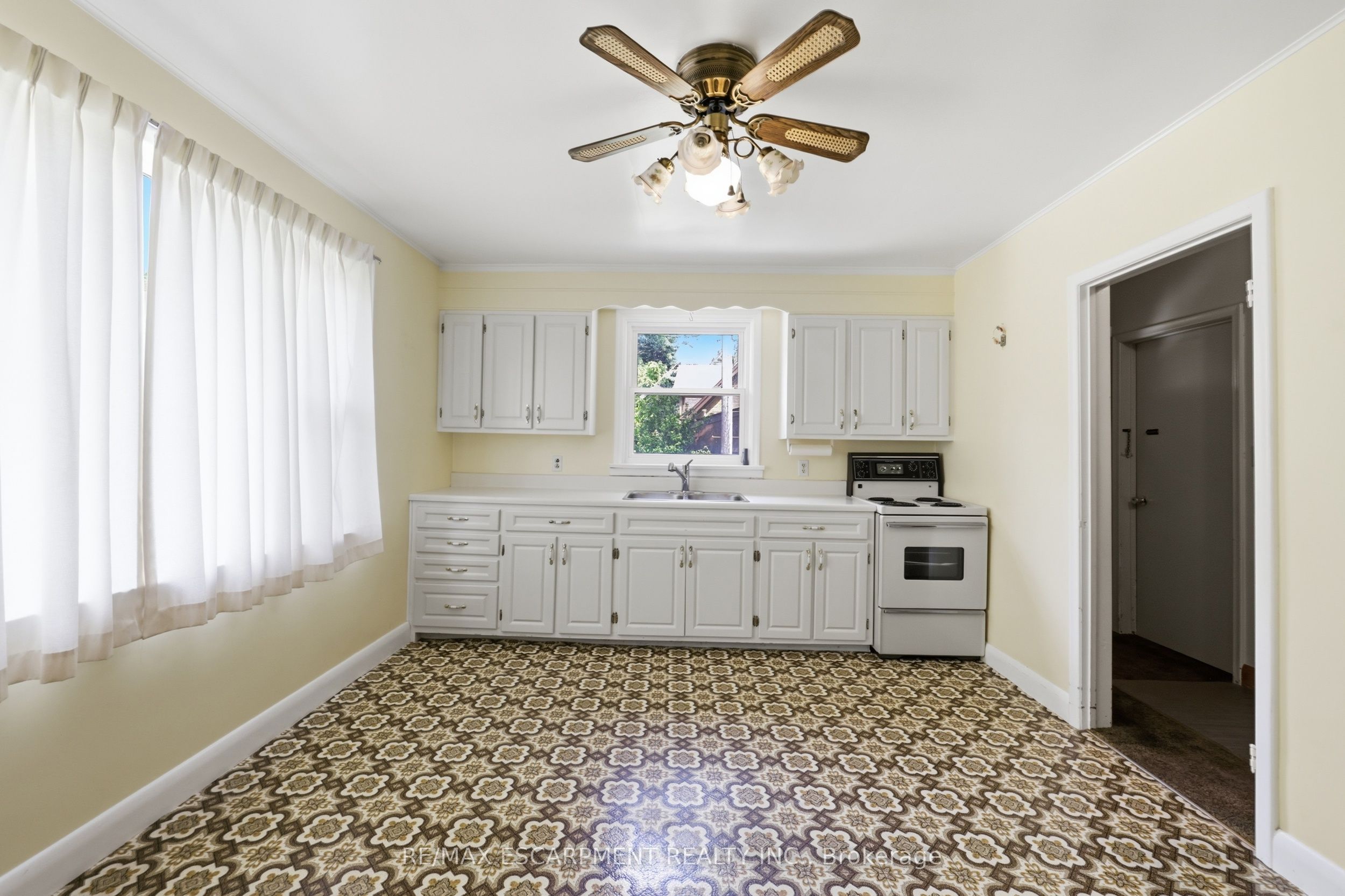 522 Enfield Road Property Photo 12