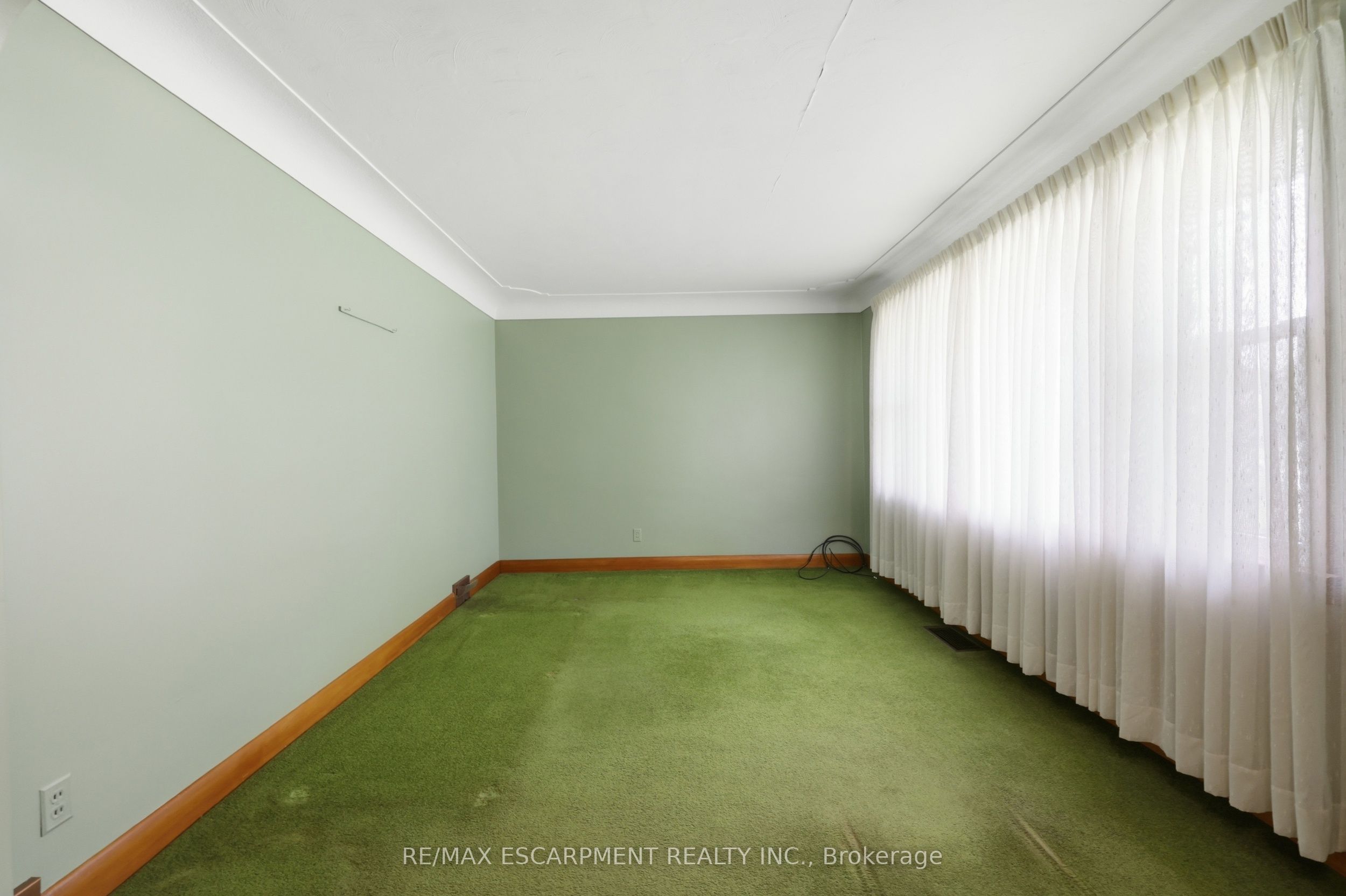 522 Enfield Road Property Photo 14