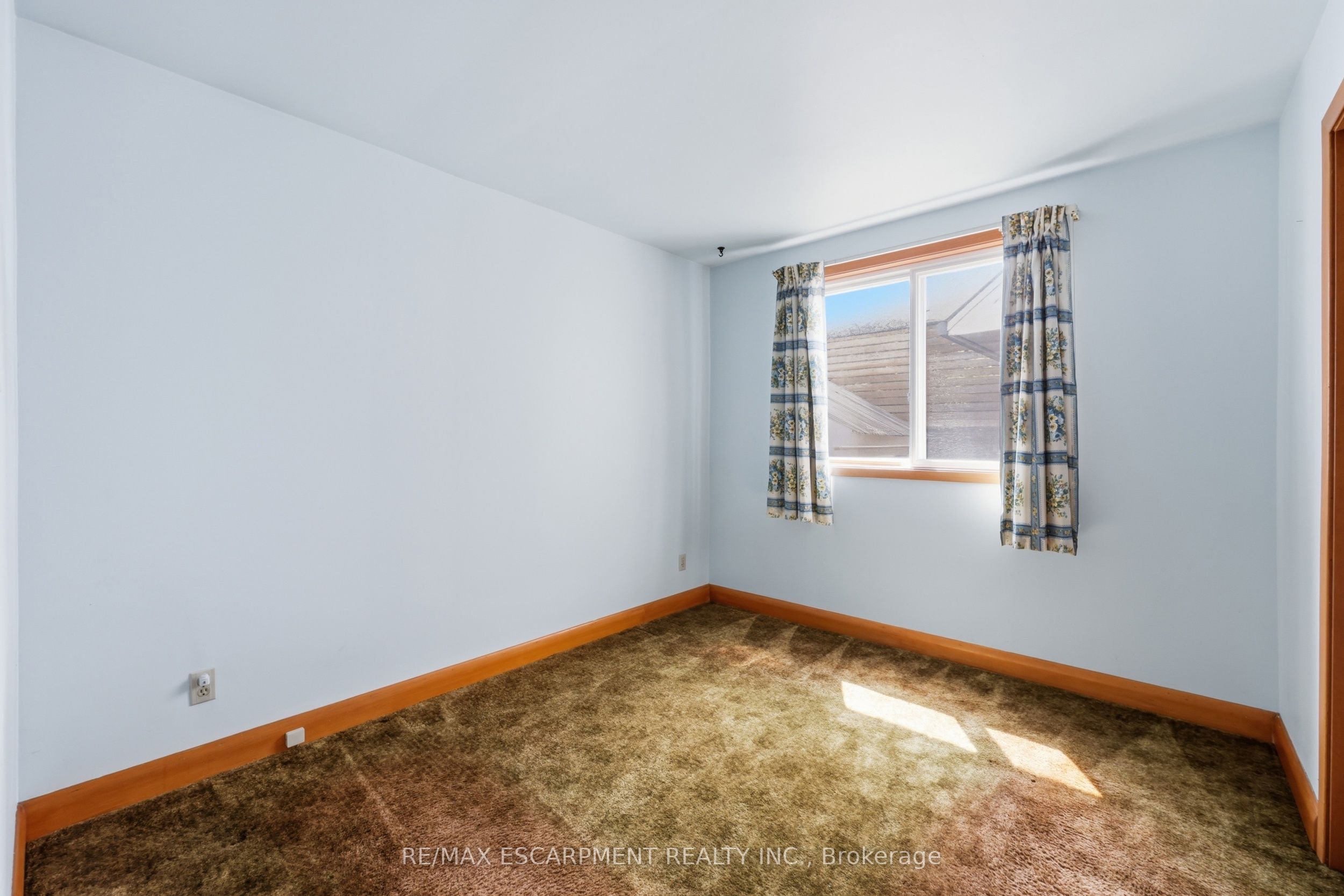 522 Enfield Road Property Photo 16