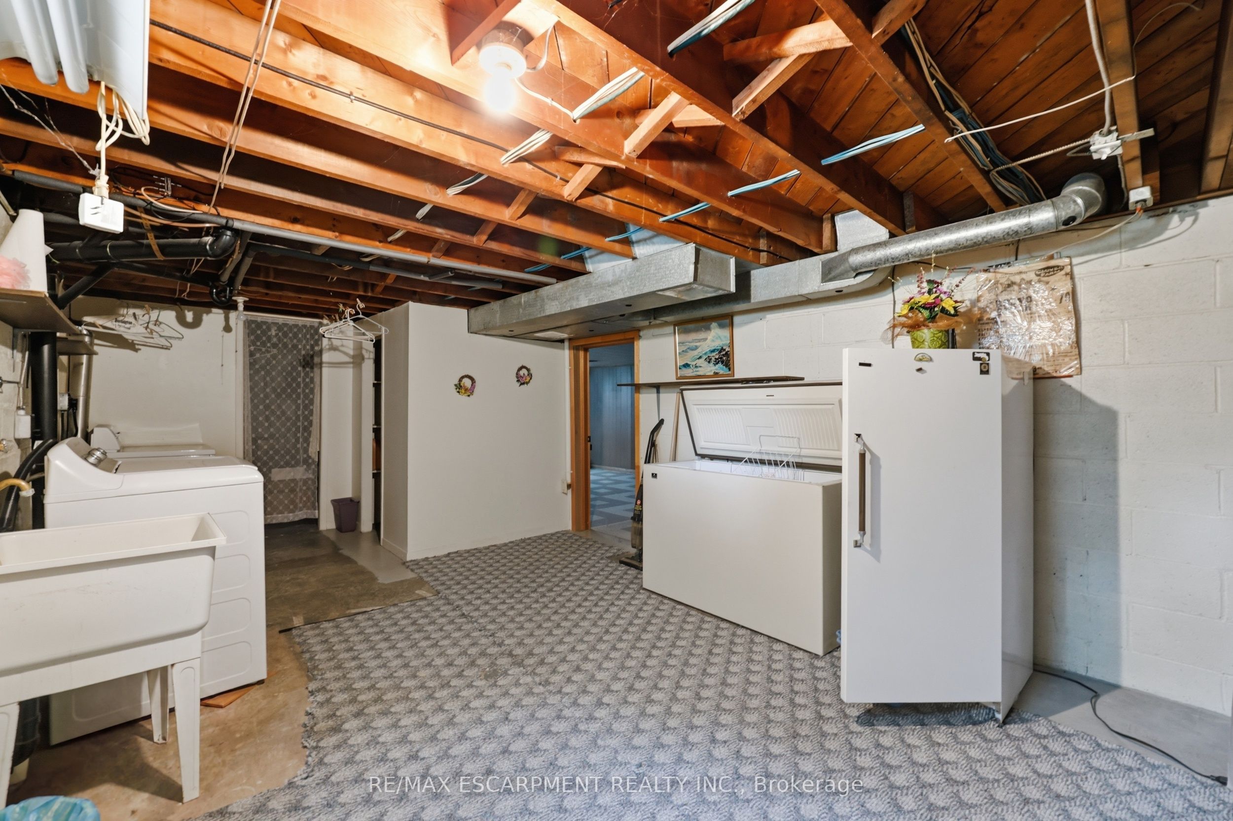 522 Enfield Road Property Photo 21