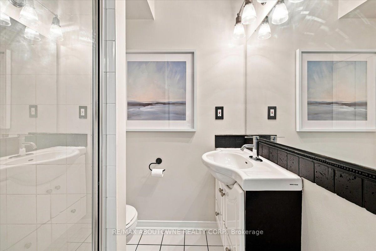 1250 Marlborough Court 13 Property Photo 21