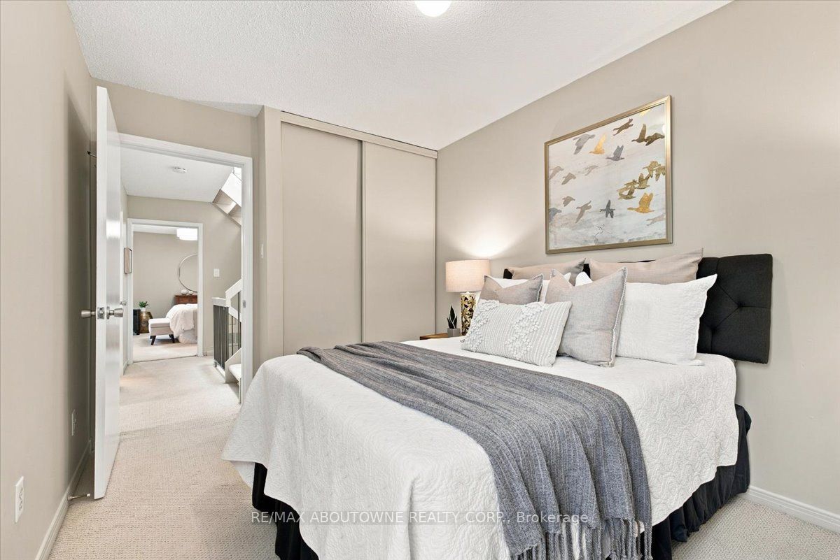1250 Marlborough Court 13 Property Photo 23