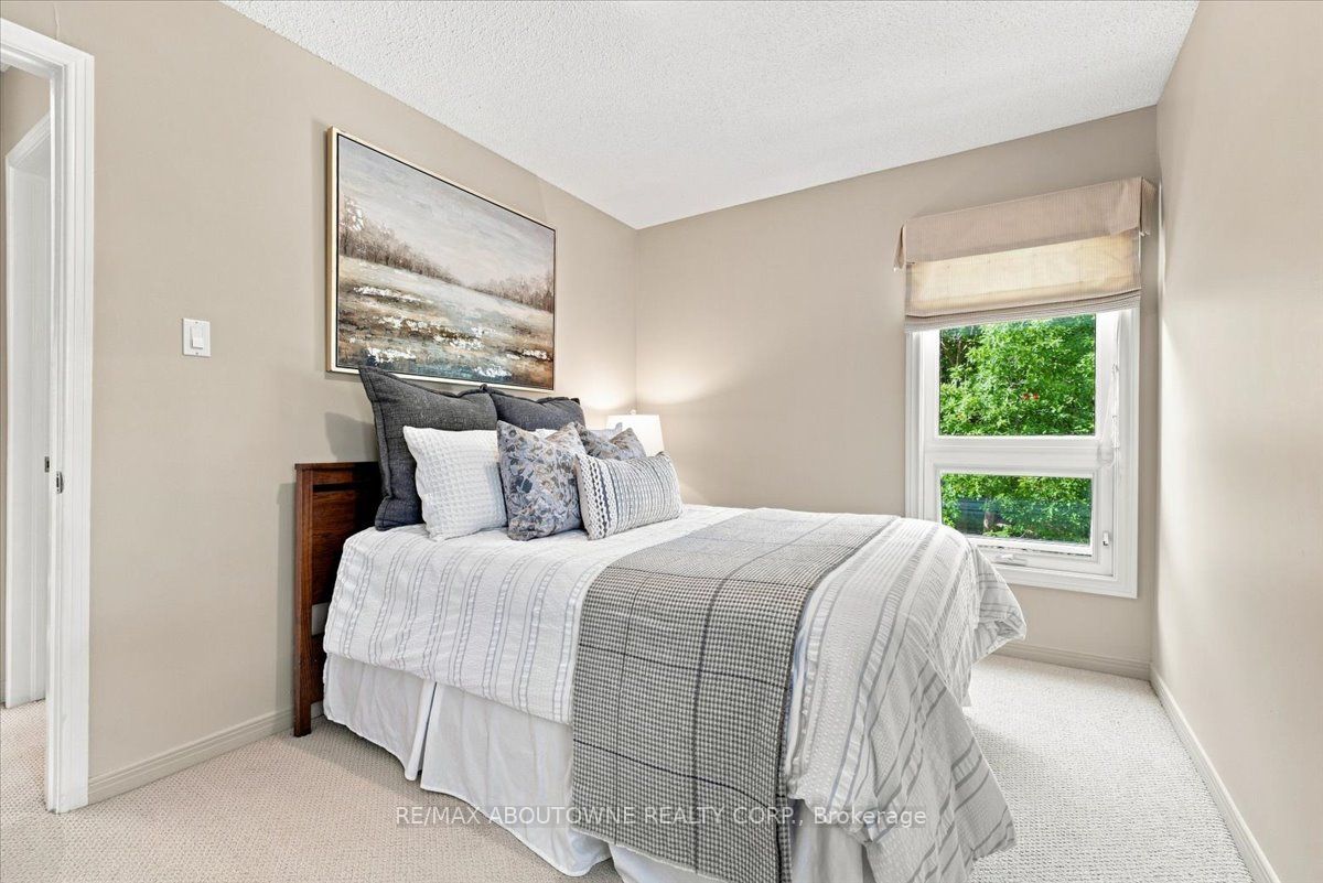 1250 Marlborough Court 13 Property Photo 24