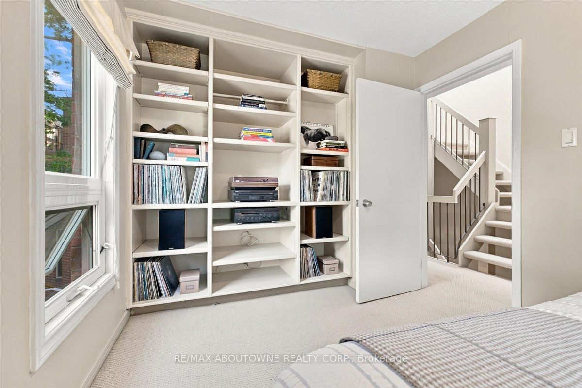 1250 Marlborough Court 13 Property Photo 25