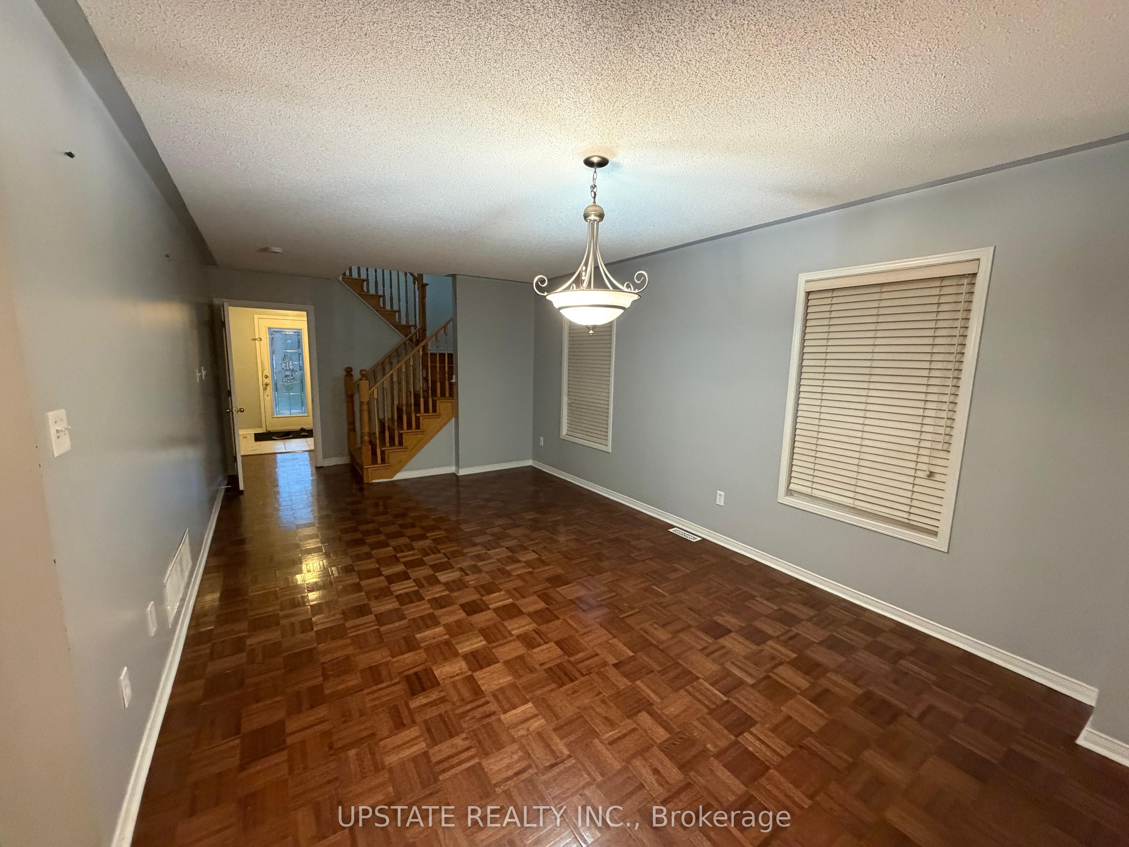 56 Luella Crescent Property Photo 6