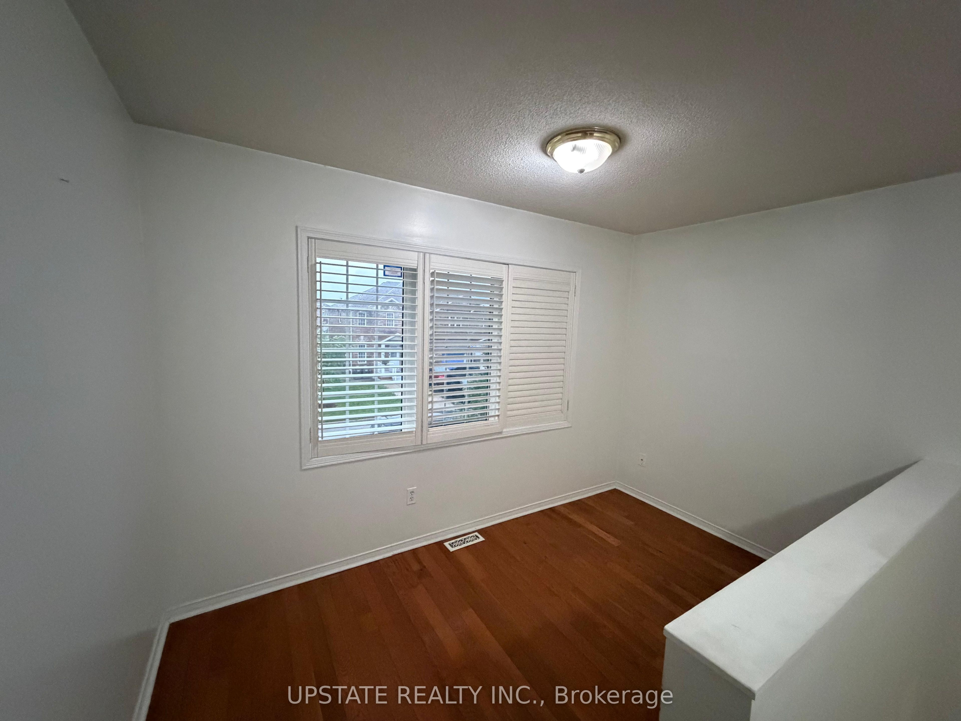 56 Luella Crescent Property Photo 8