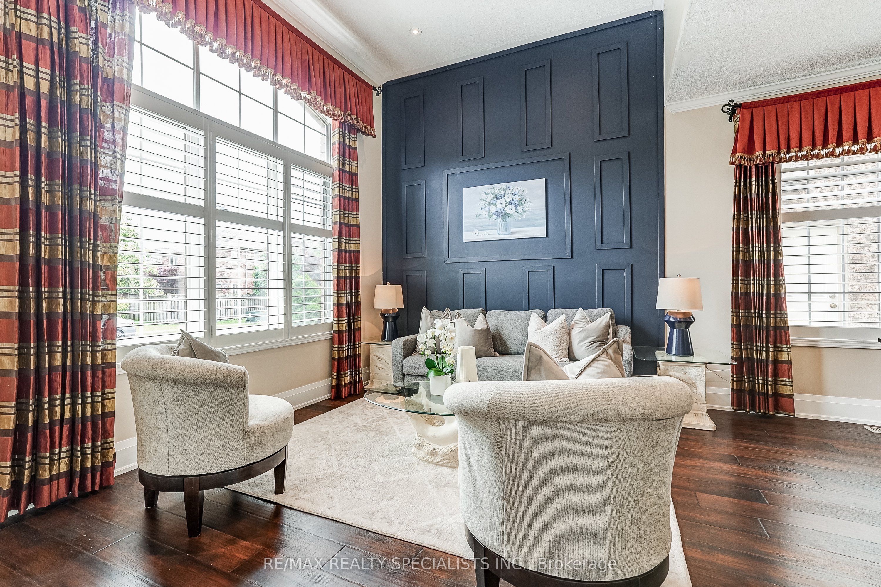 496 Cusick Circle Property Photo 4