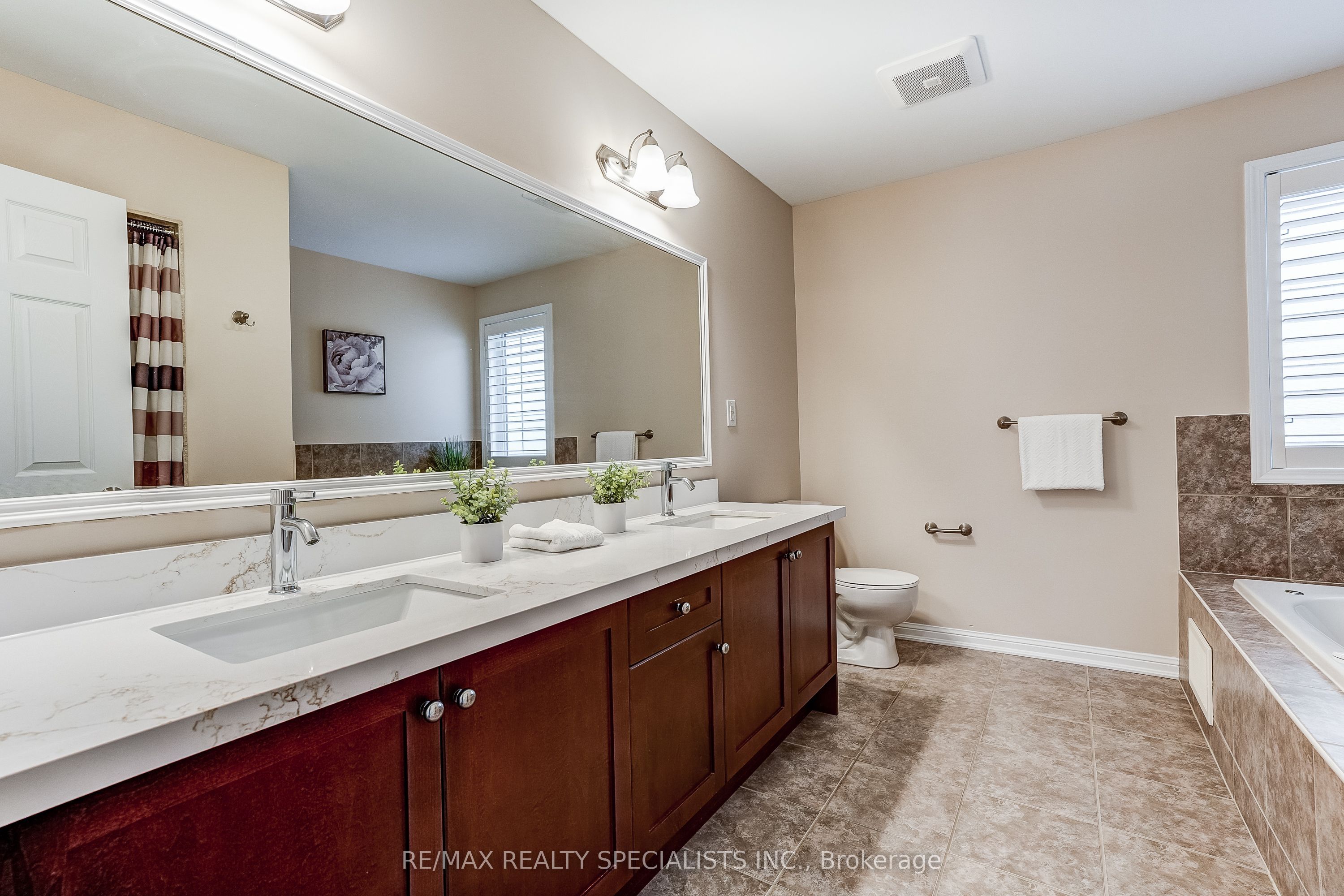 496 Cusick Circle Property Photo 31