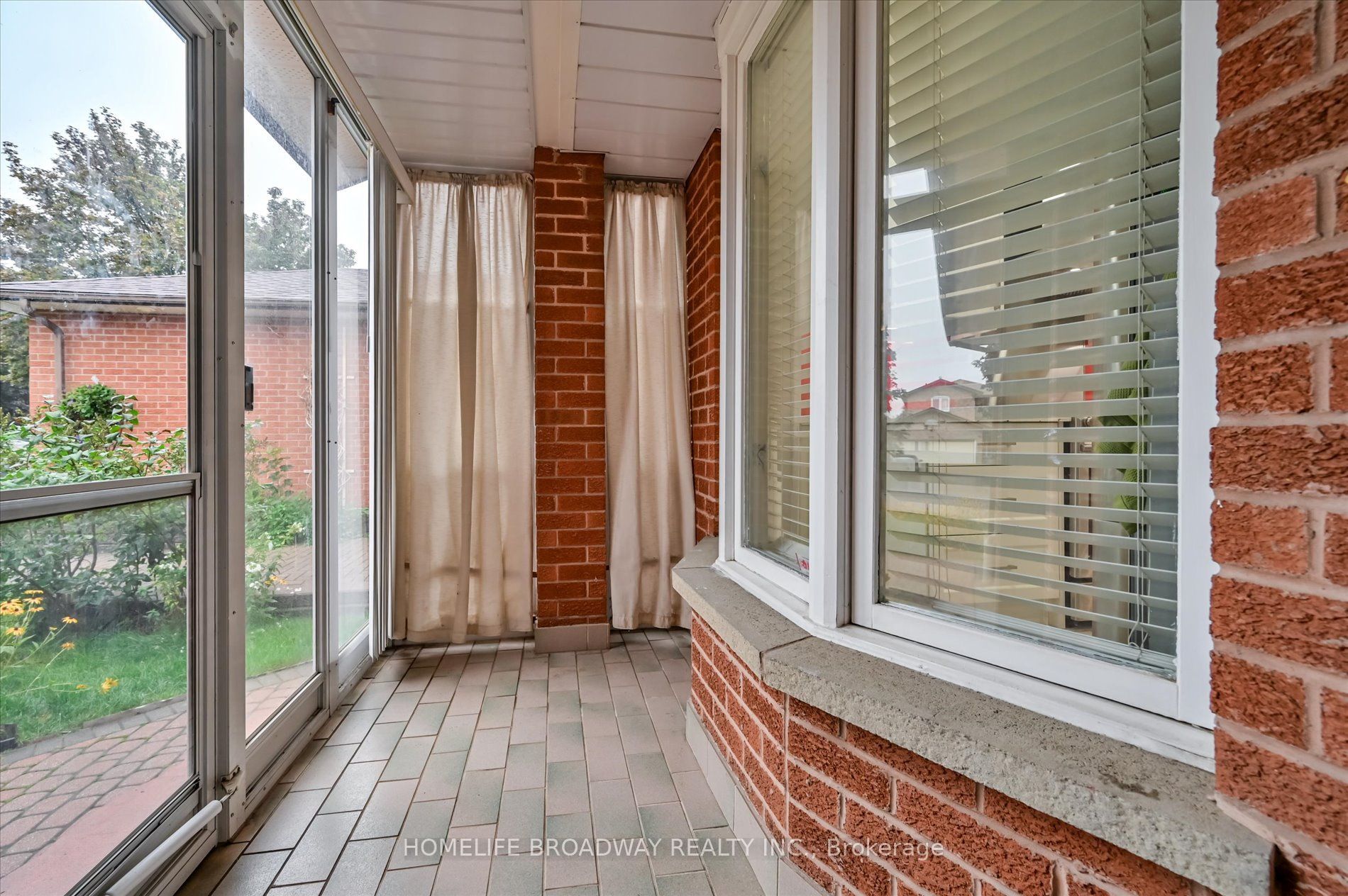 5532 Bourget Drive Property Photo 4