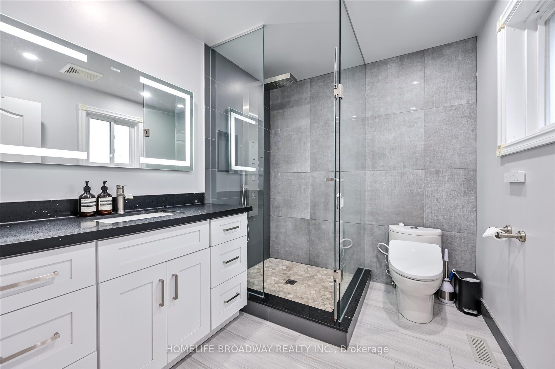 5532 Bourget Drive Property Photo 22
