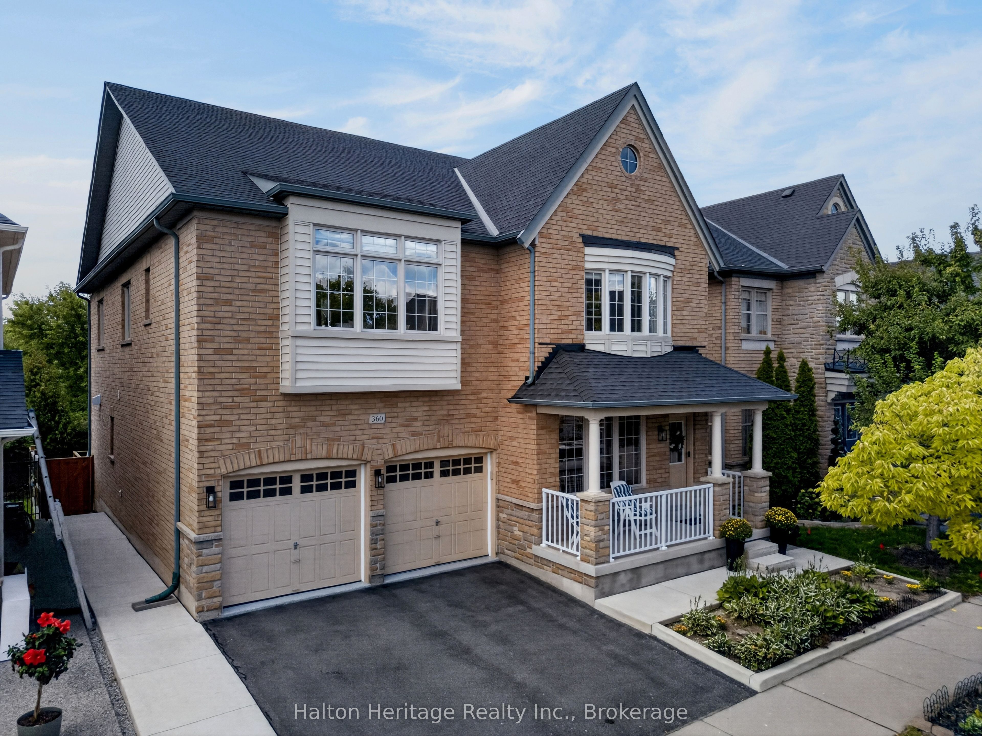 360 Holmes Crescent Property Photo 1