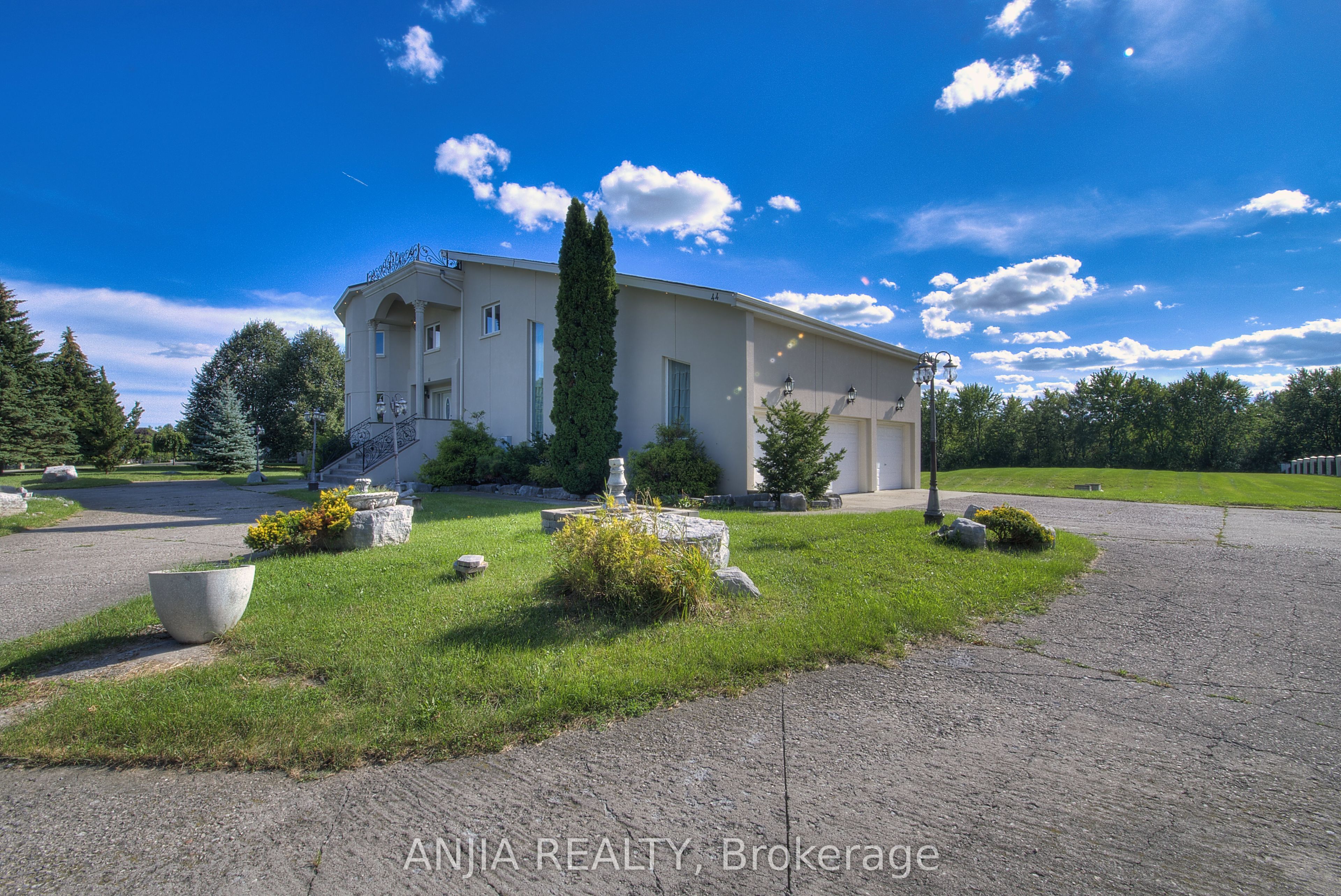 44 Bellini Avenue Property Photo 1