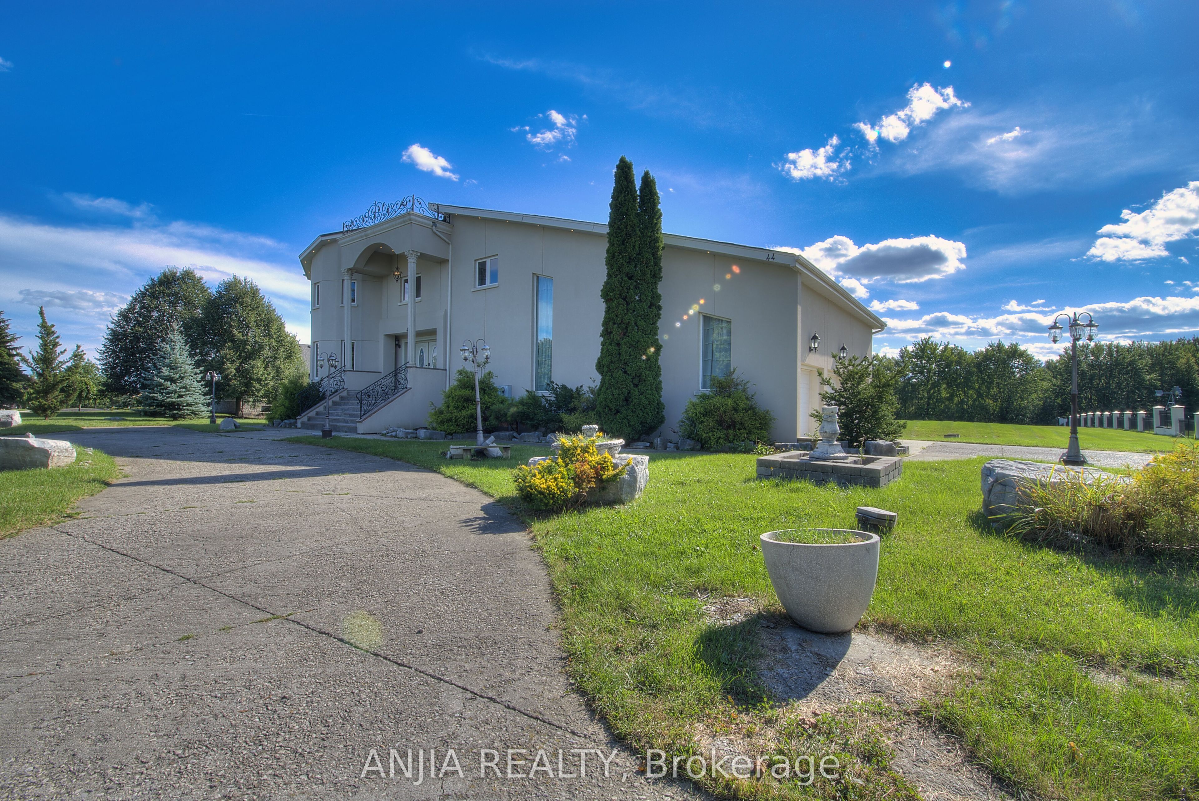 44 Bellini Avenue Property Photo 37