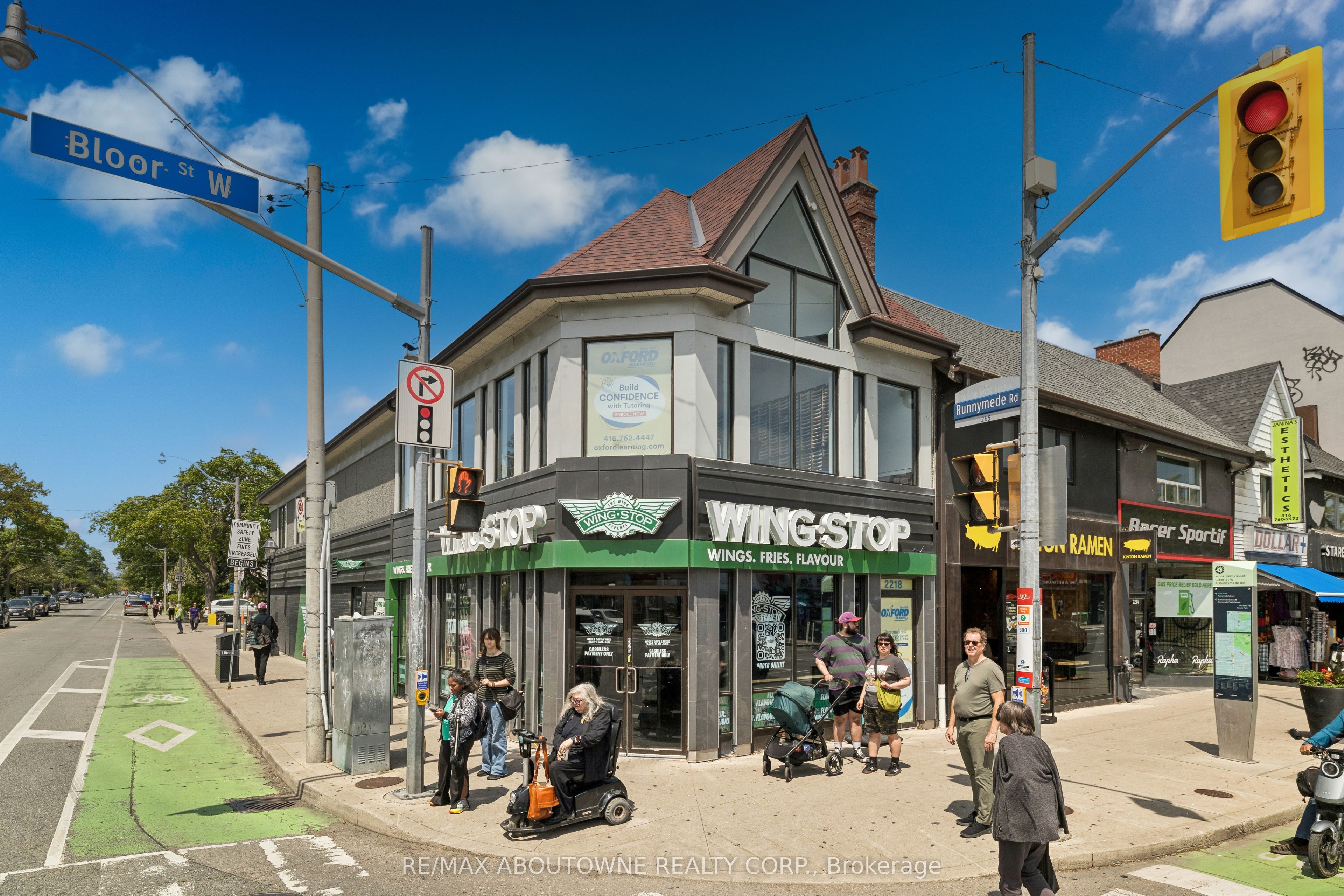2218 Bloor Street W Property Photo 2