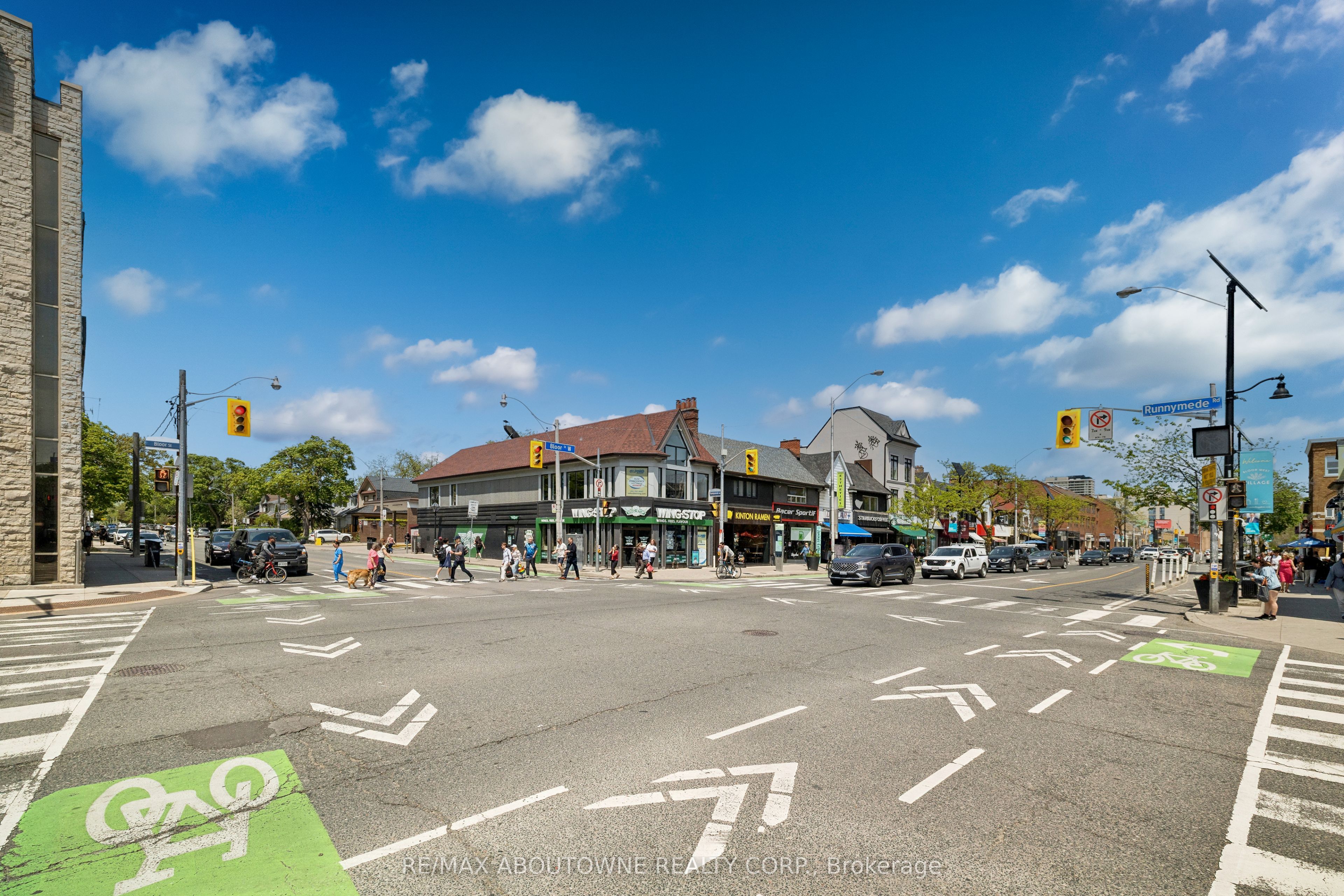 2218 Bloor Street W Property Photo 5