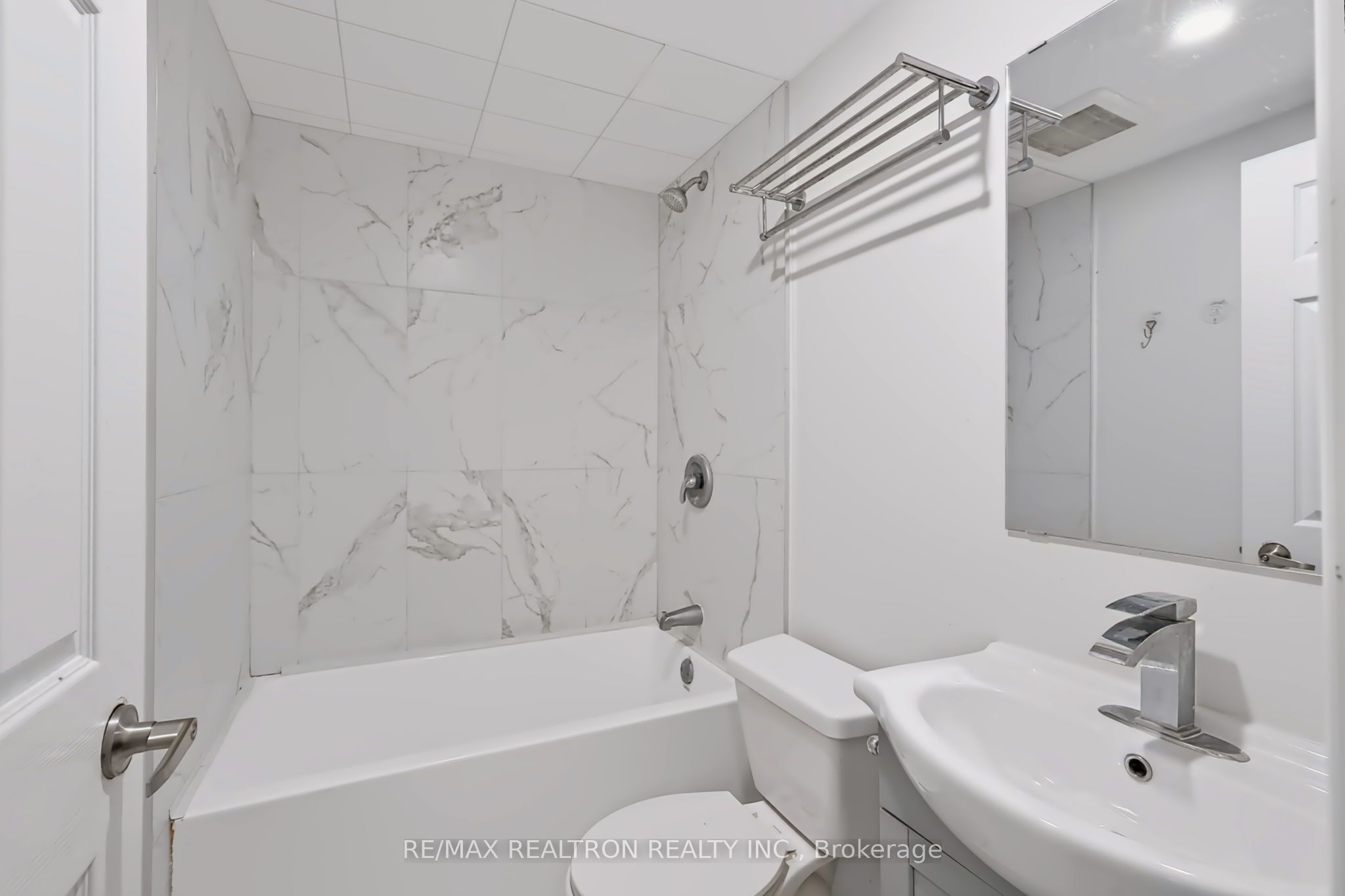1576 Eglinton Avenue W 2 Property Photo 5