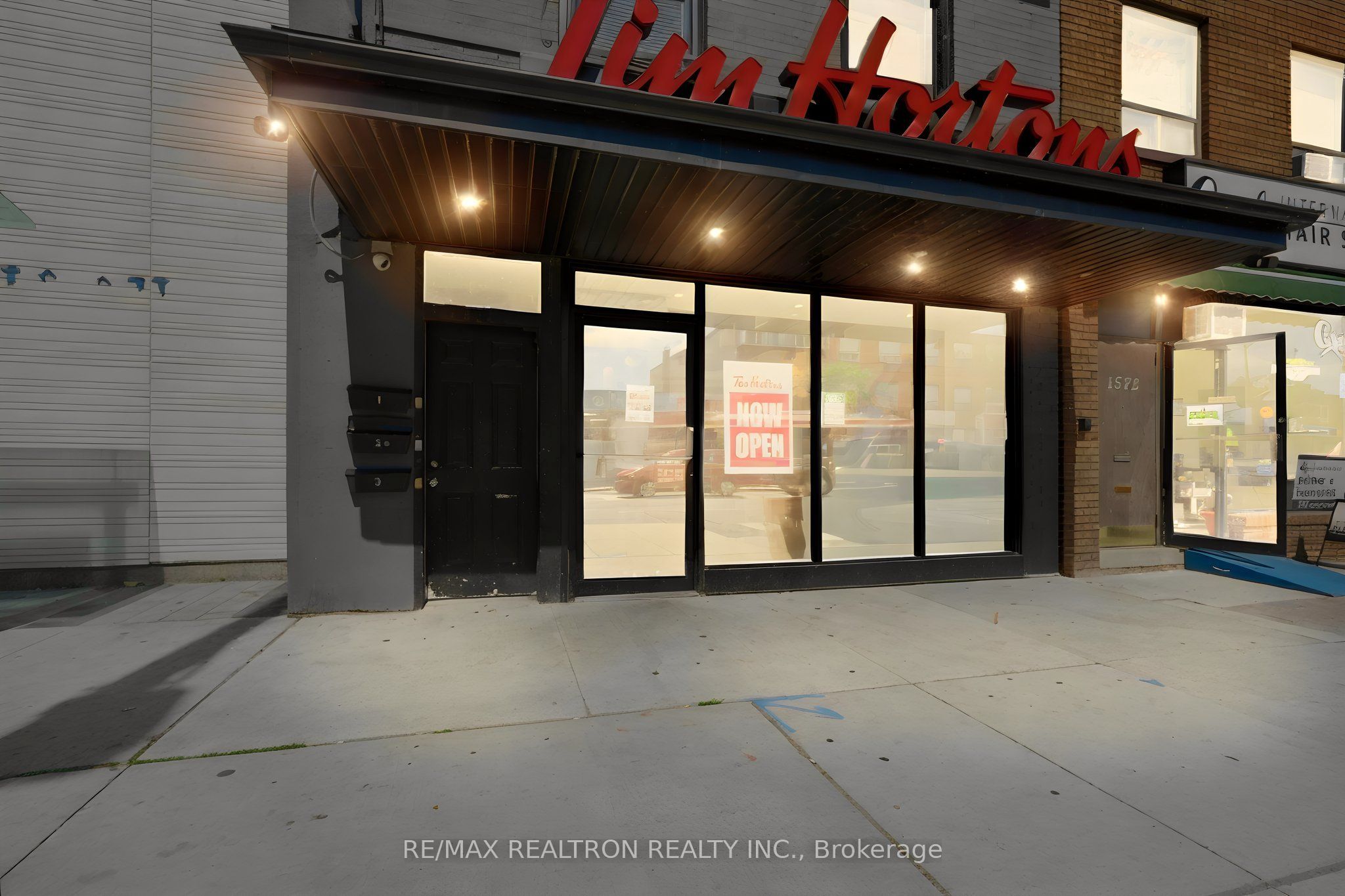 1576 Eglinton Avenue W 2 Property Photo 11