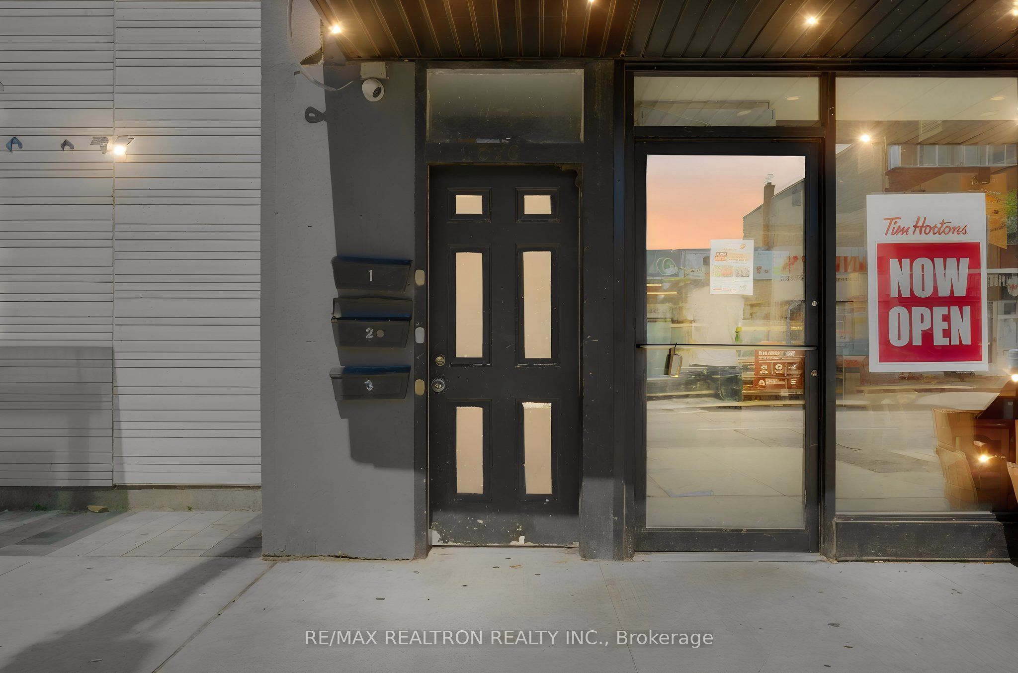 1576 Eglinton Avenue W 2 Property Photo 12