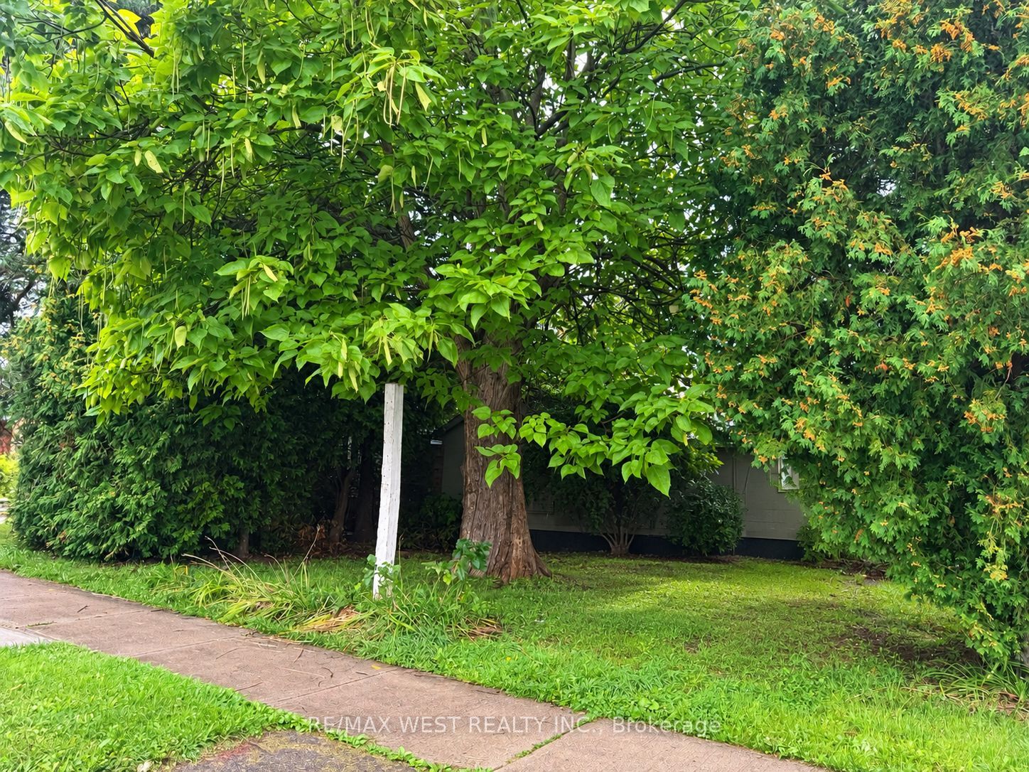 1304 Alexandra Avenue Property Photo 2