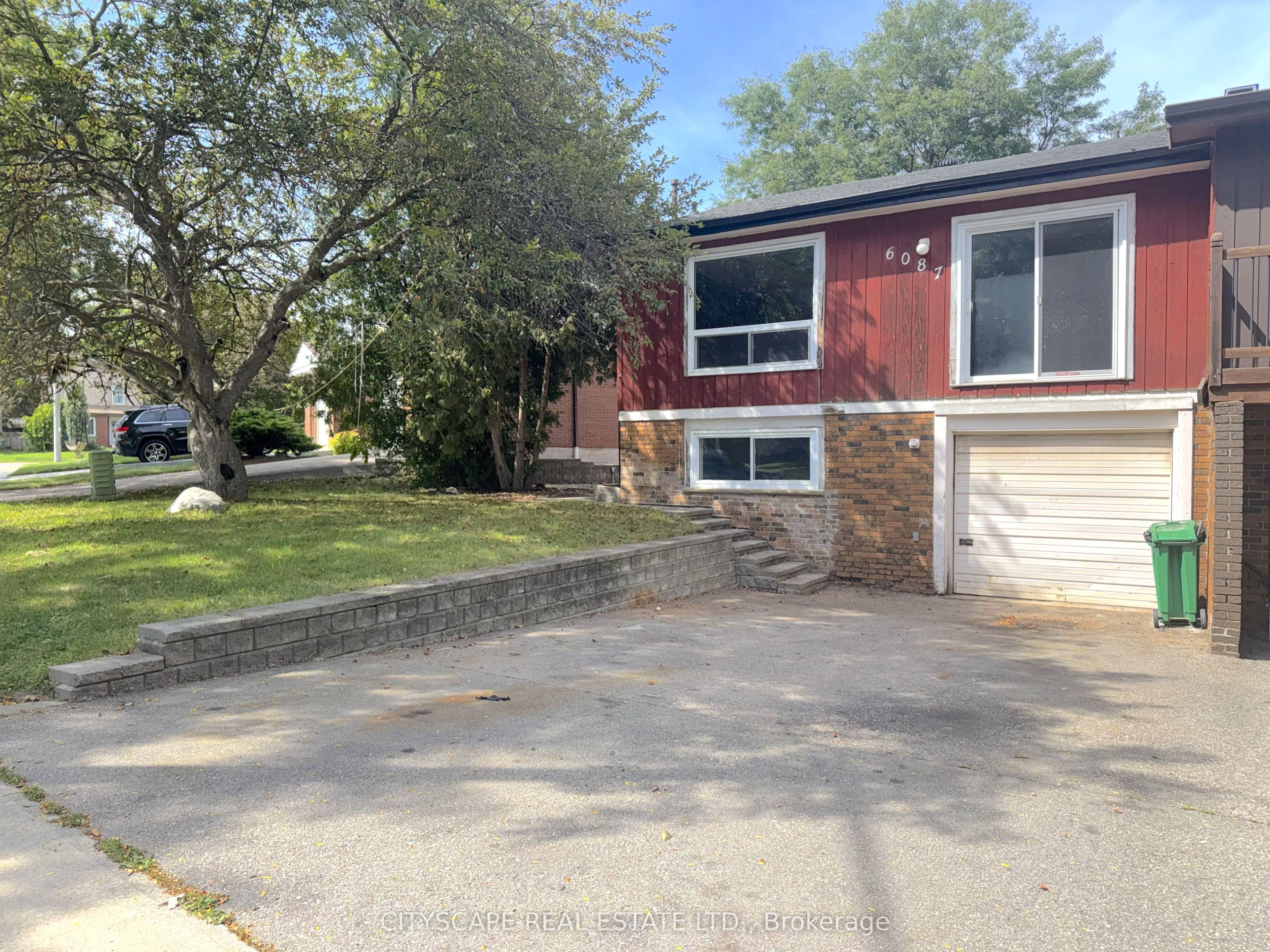 6087 Featherhead Crescent Property Photo 2