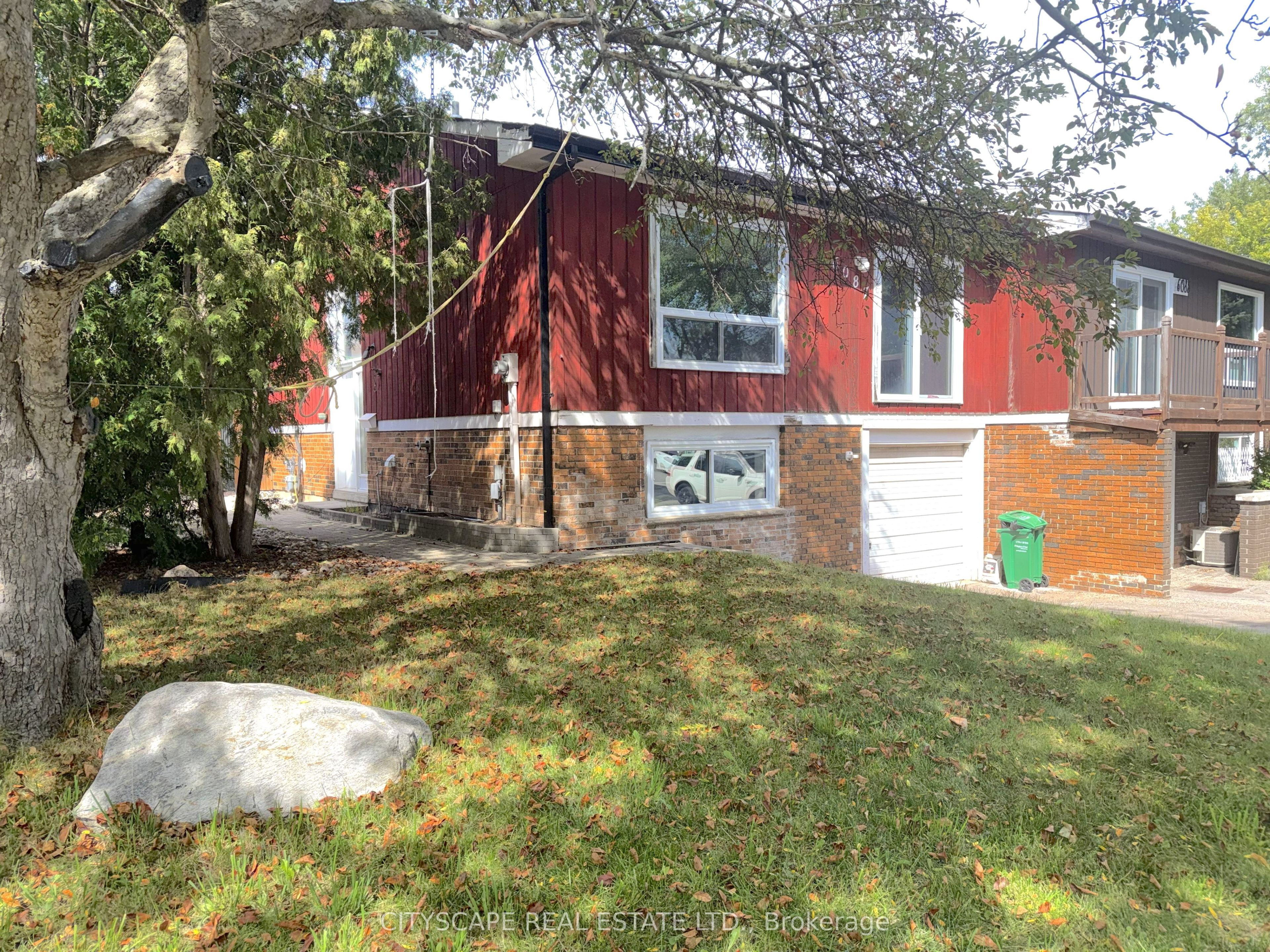 6087 Featherhead Crescent Property Photo 3