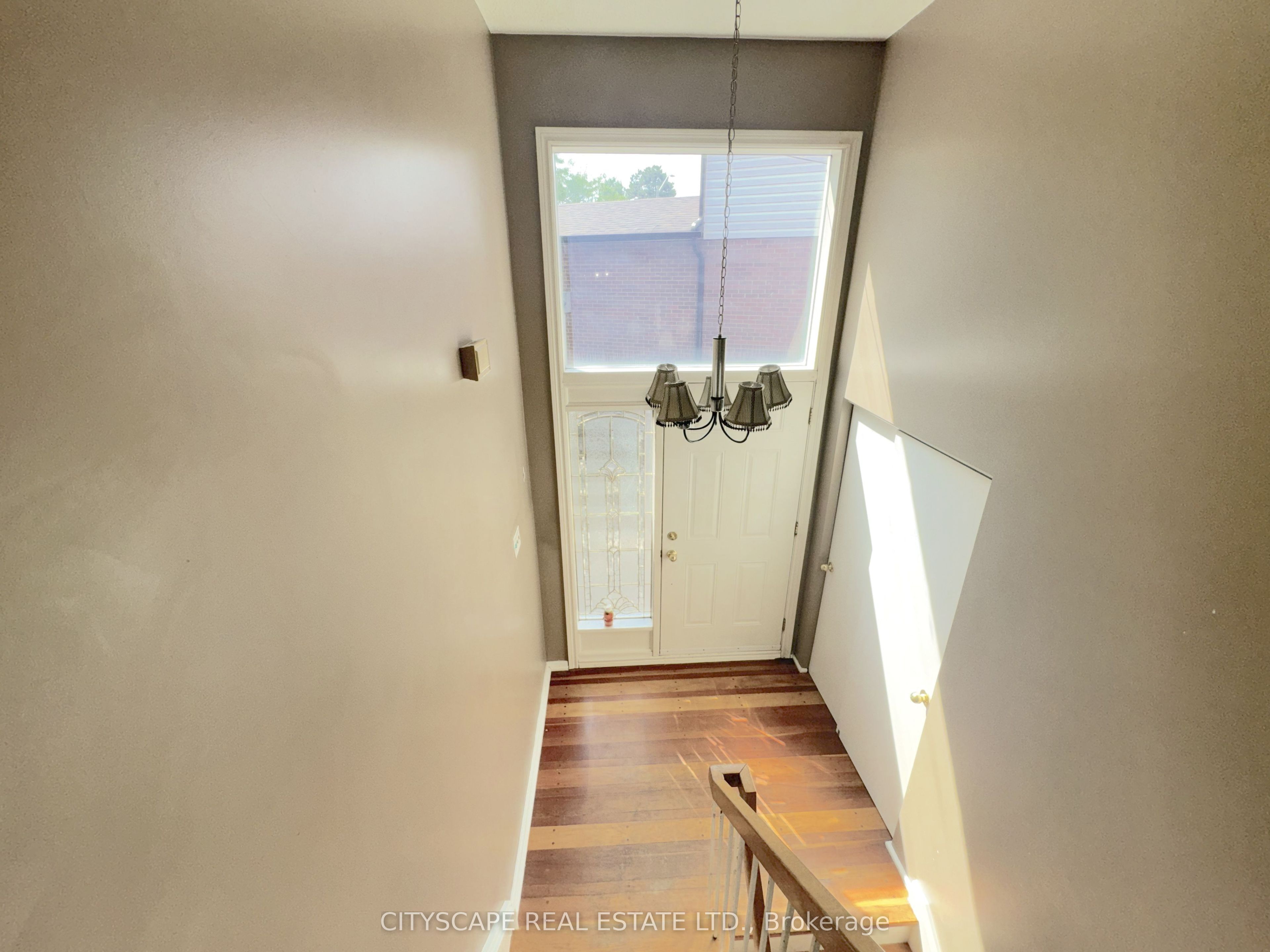6087 Featherhead Crescent Property Photo 7