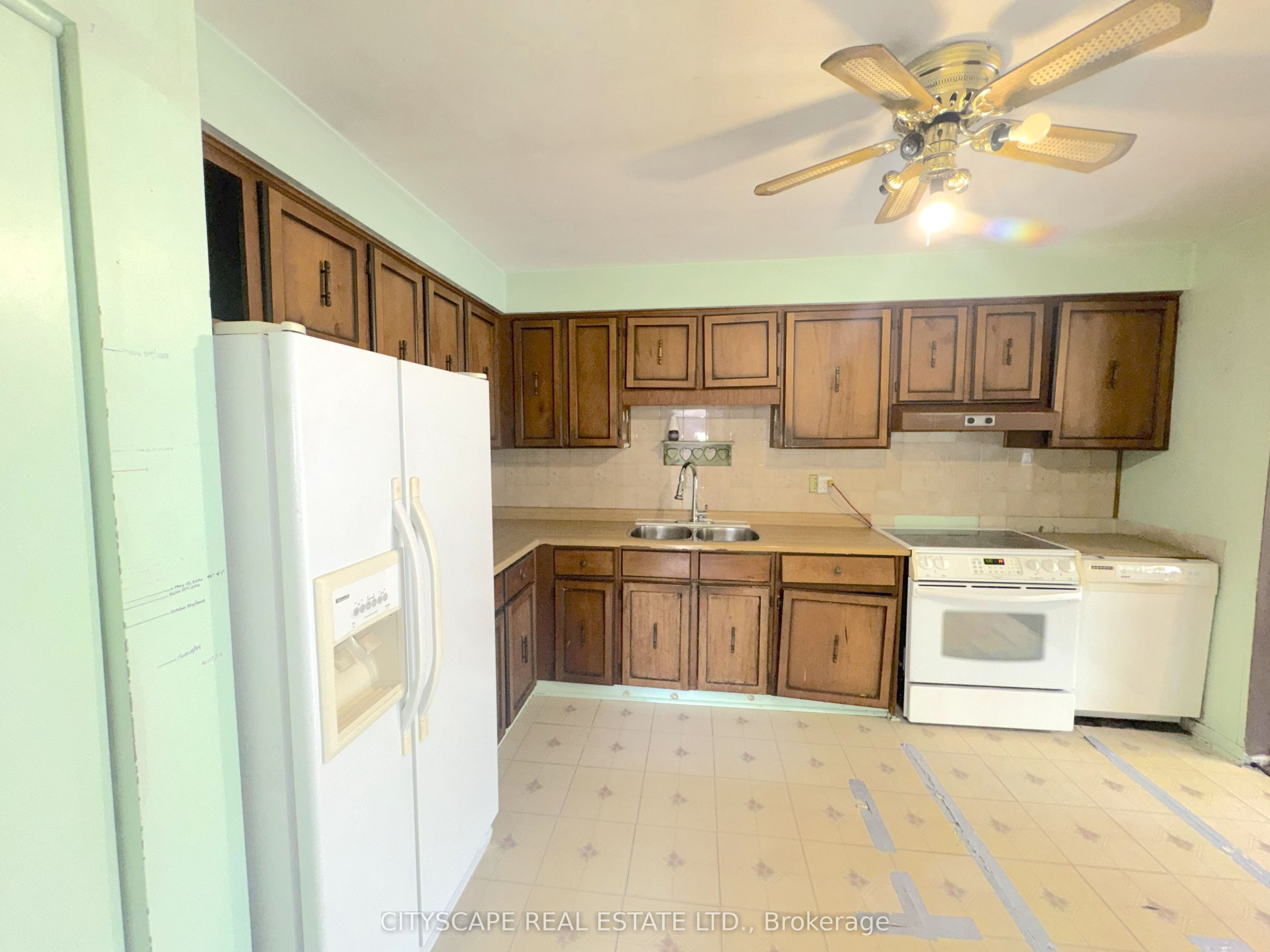 6087 Featherhead Crescent Property Photo 8