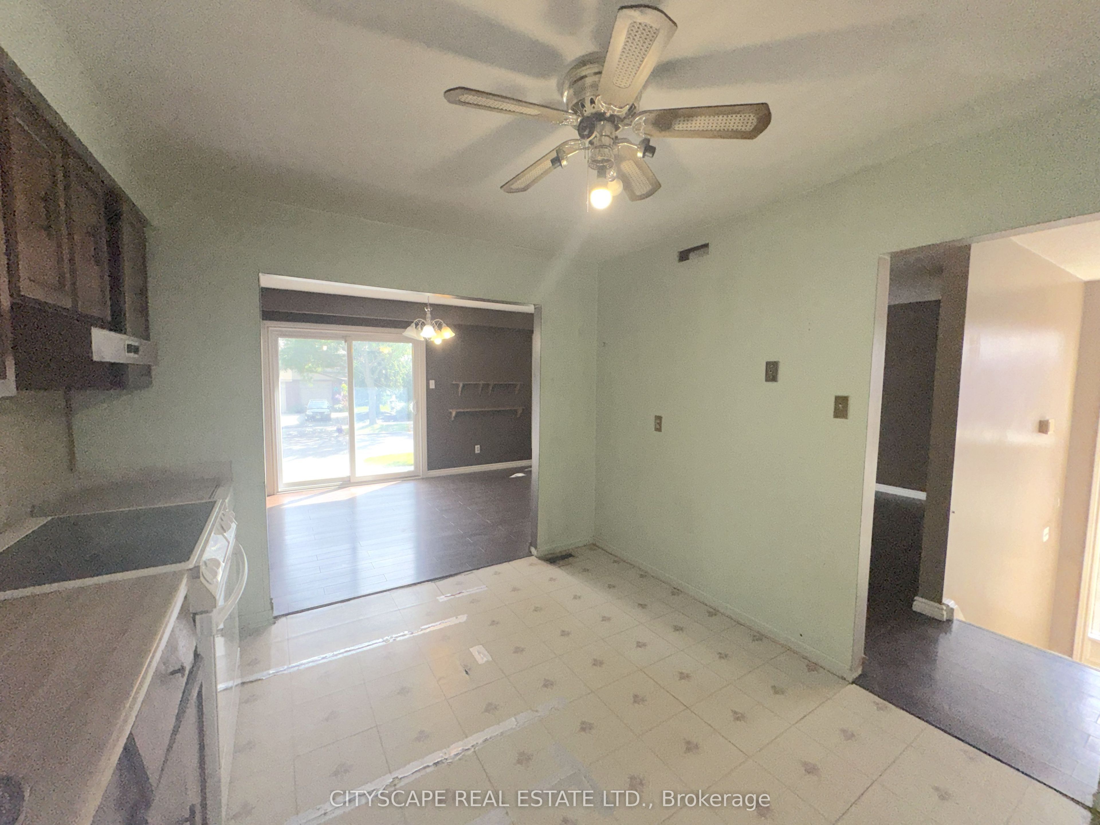 6087 Featherhead Crescent Property Photo 10