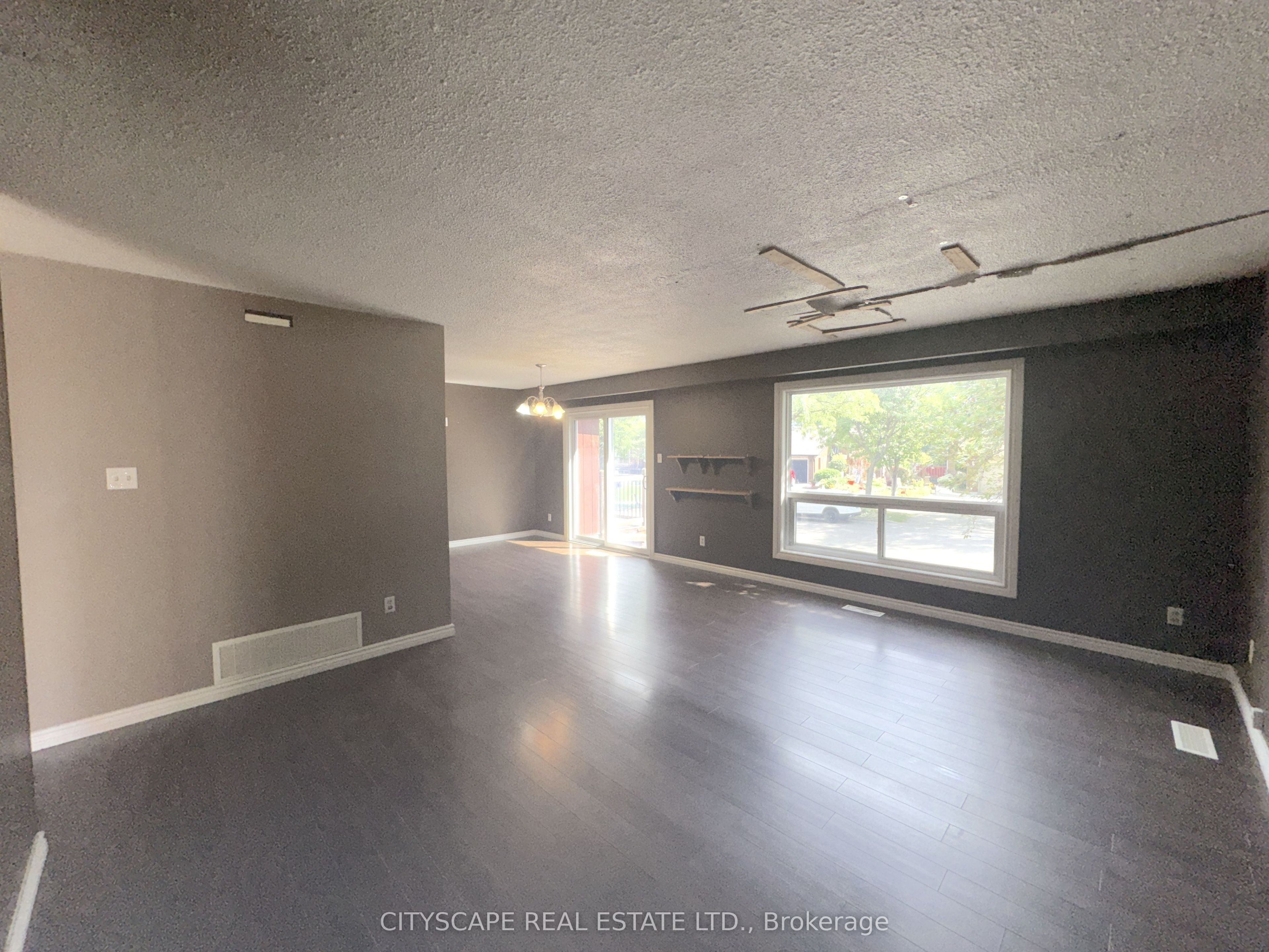 6087 Featherhead Crescent Property Photo 13