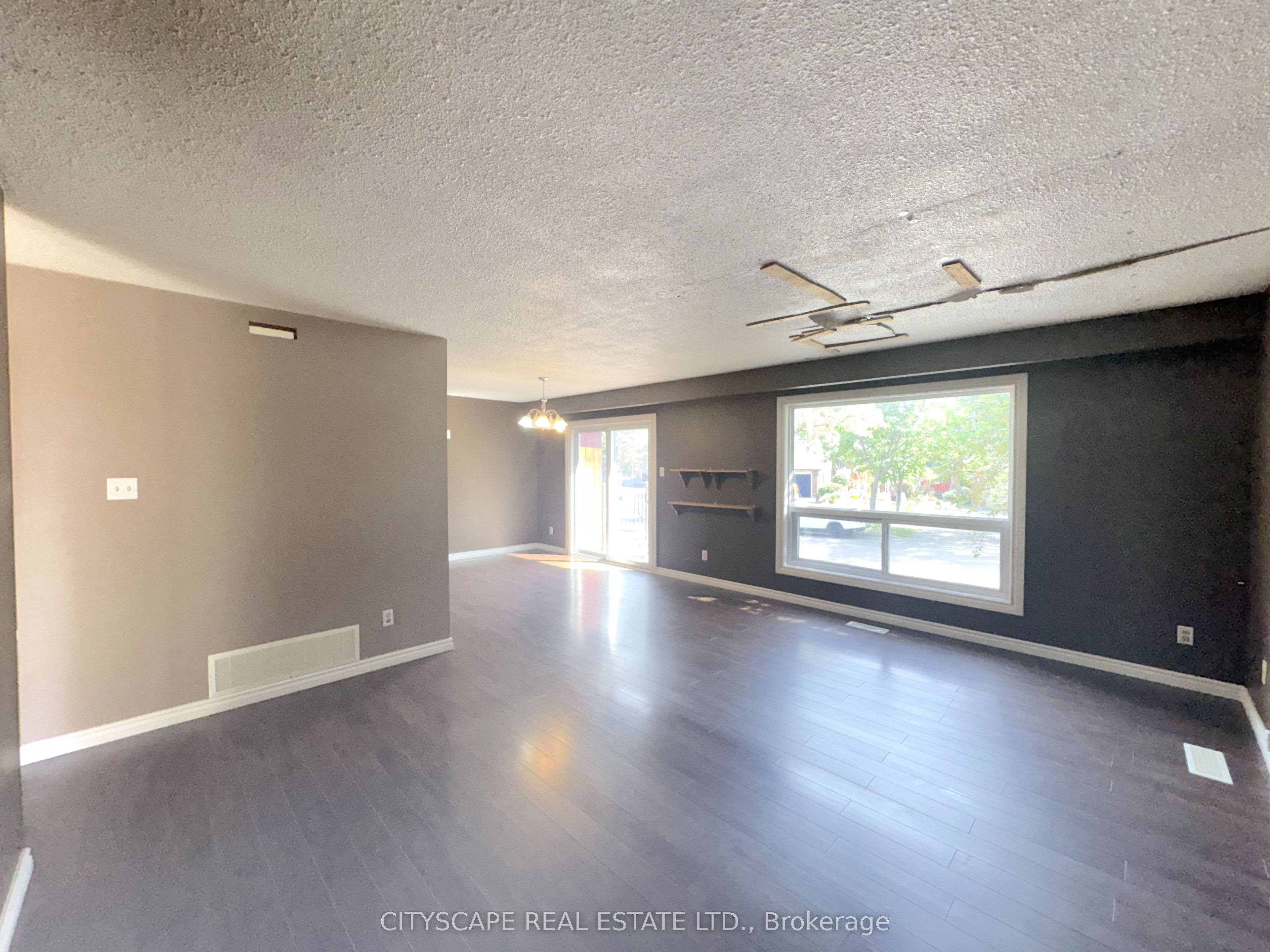 6087 Featherhead Crescent Property Photo 14