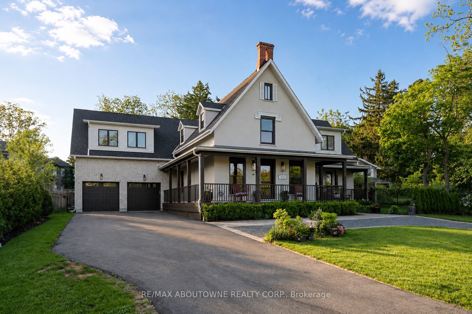 489 Lakeshore Road W Property Photo 1