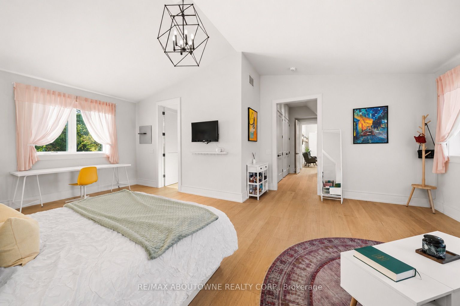 489 Lakeshore Road W Property Photo 23