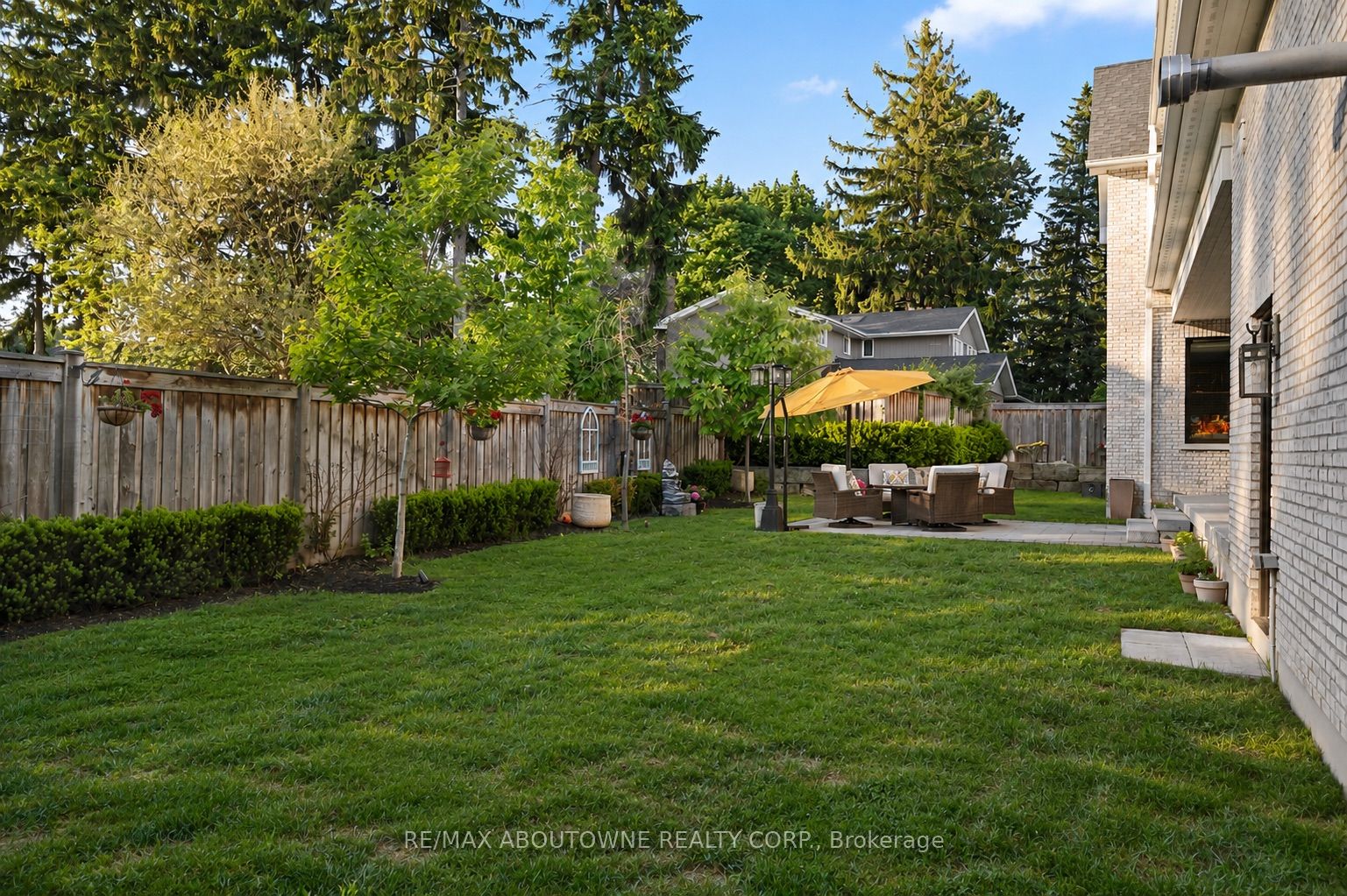 489 Lakeshore Road W Property Photo 34