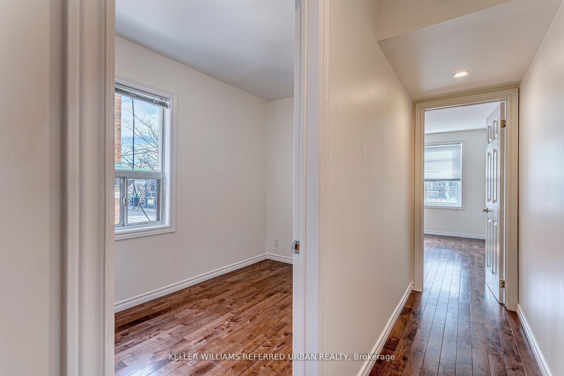 2976 Lake Shore Boulevard W 2 Property Photo 2