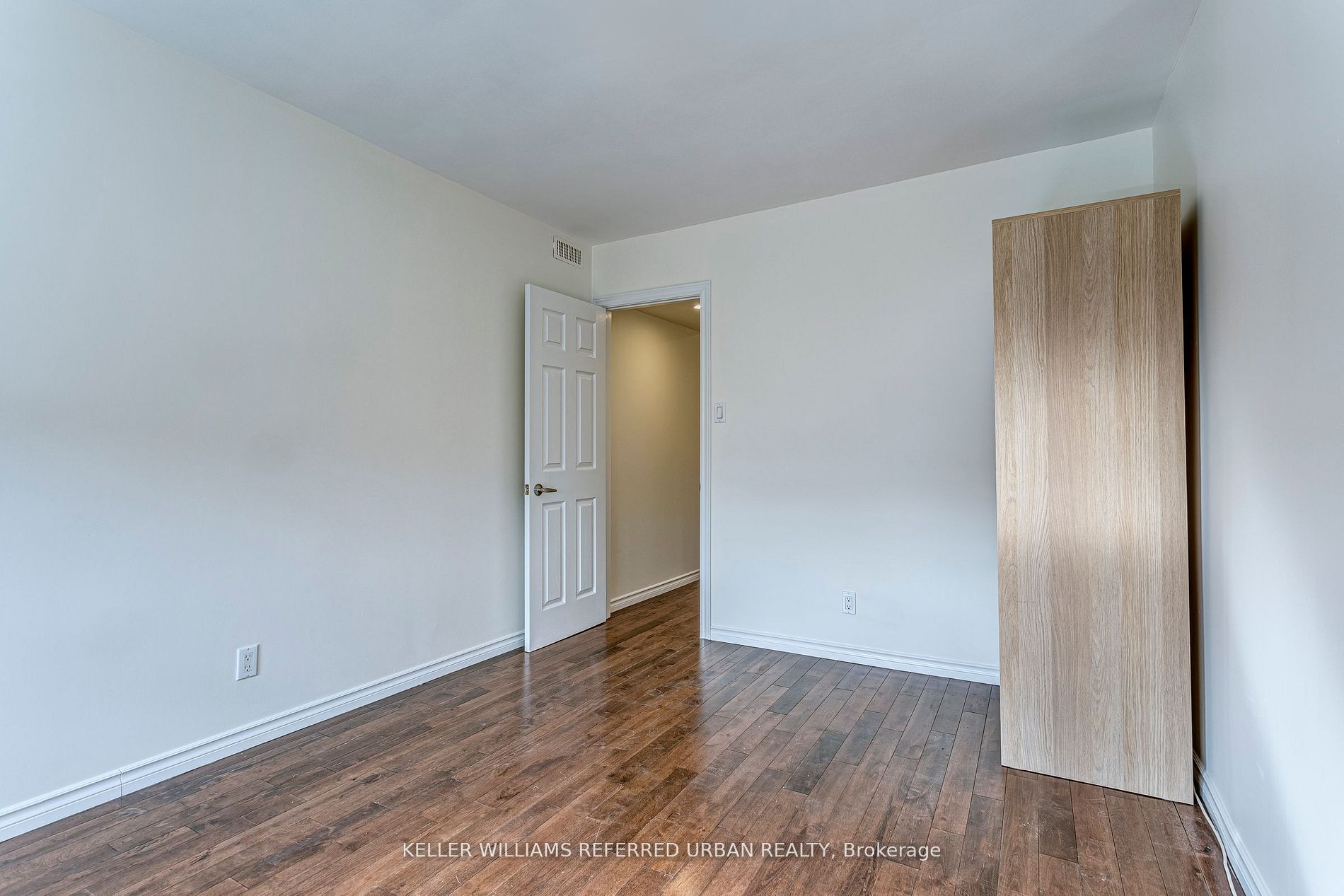 2976 Lake Shore Boulevard W 2 Property Photo 6