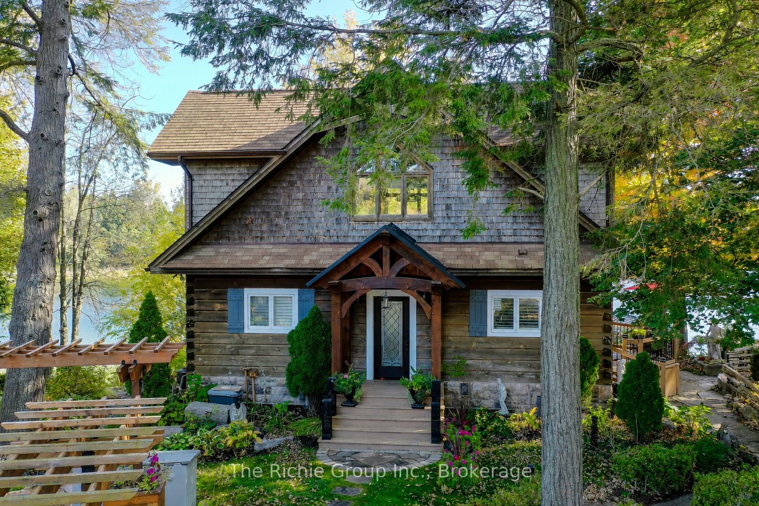 143 Green Lake Road W Property Photo 3