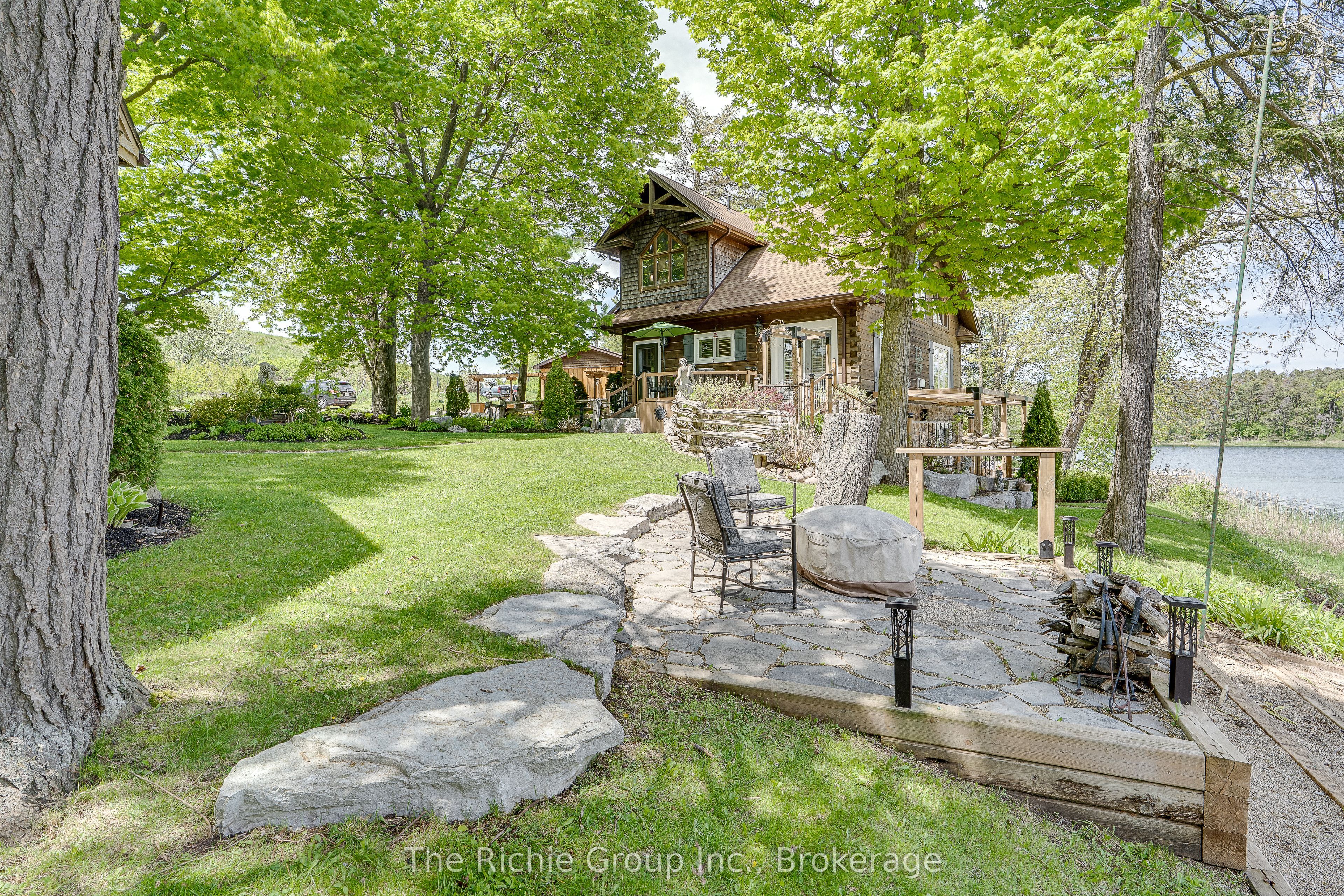143 Green Lake Road W Property Photo 33