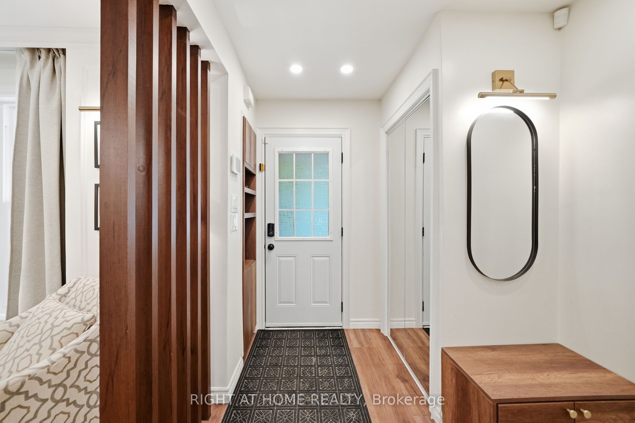 2272 Mowat Avenue 44 Property Photo 7