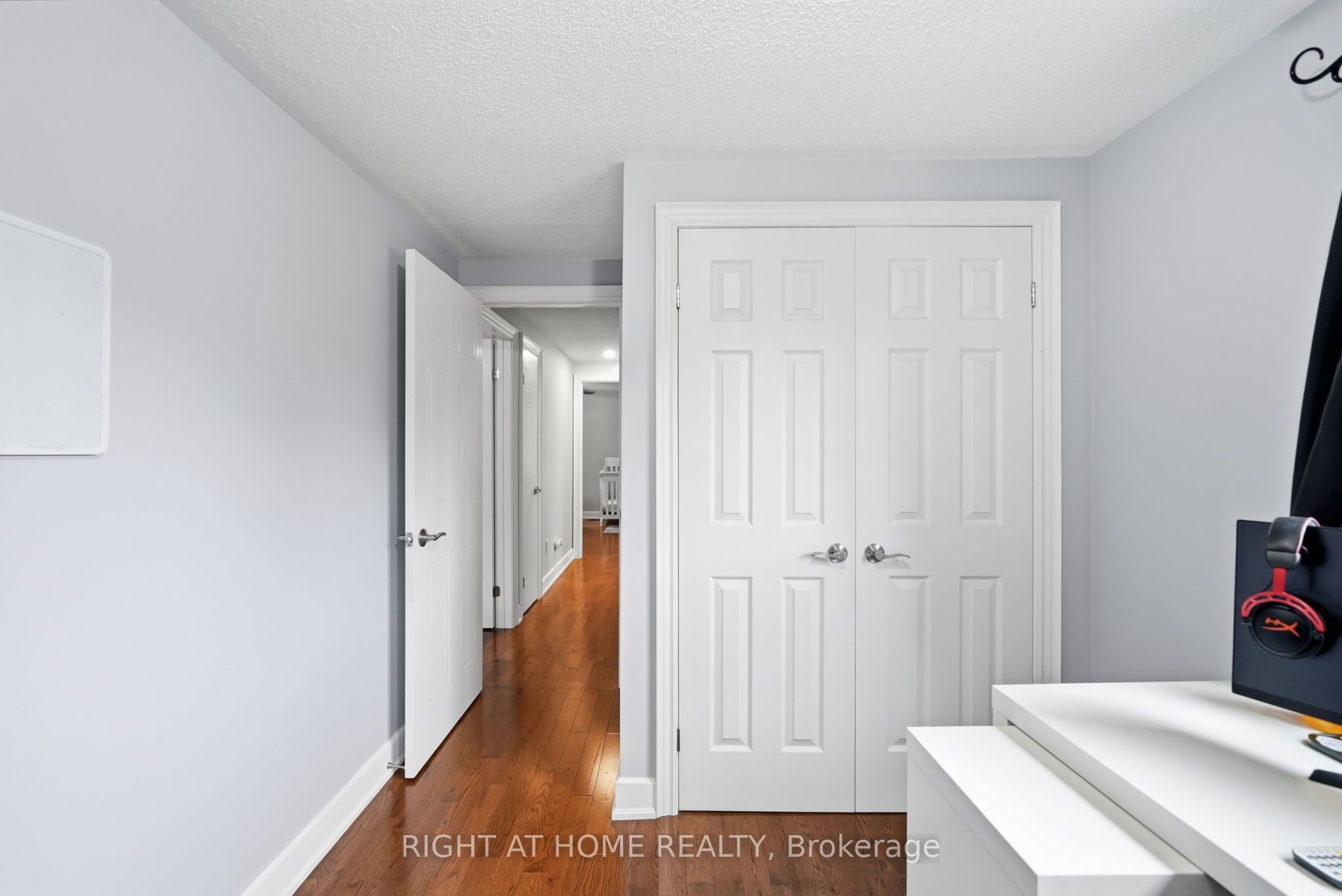 2272 Mowat Avenue 44 Property Photo 8