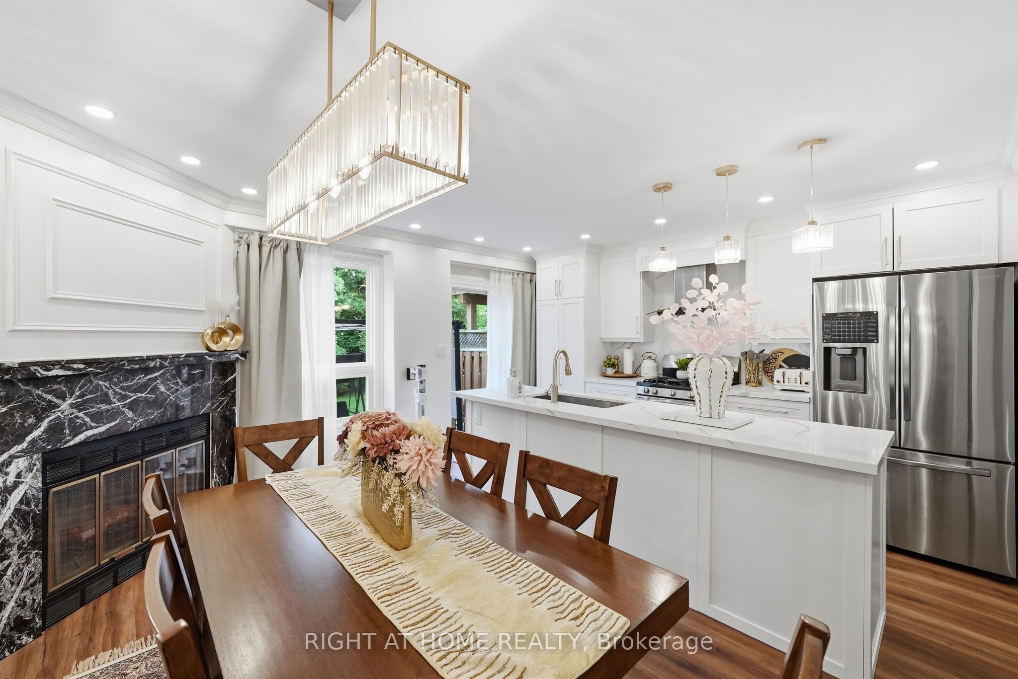 2272 Mowat Avenue 44 Property Photo 22