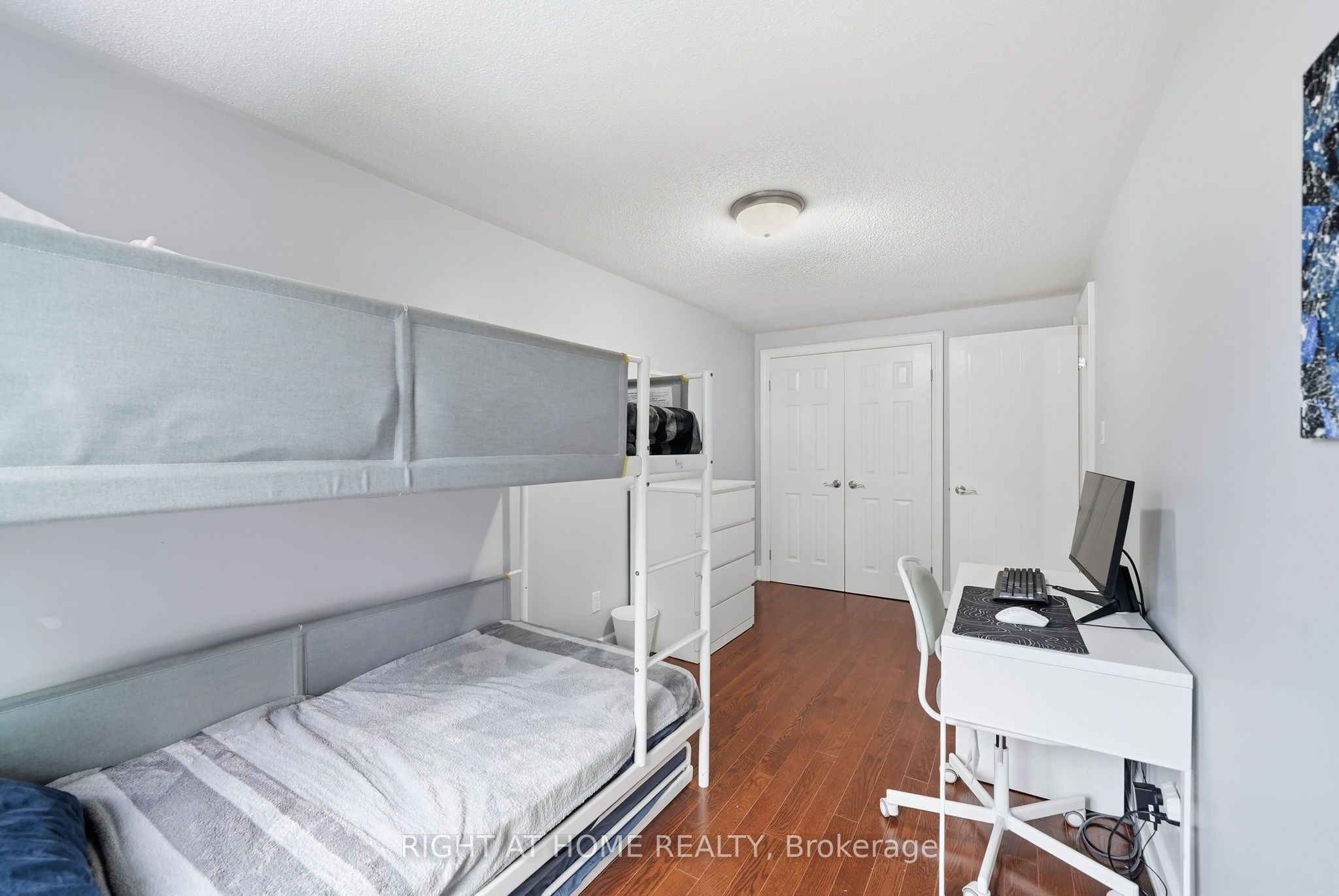 2272 Mowat Avenue 44 Property Photo 28