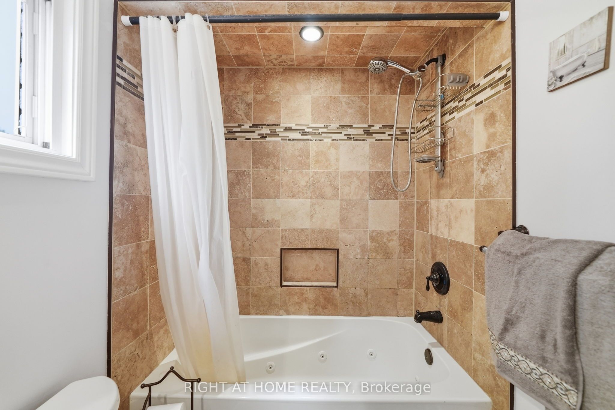 2272 Mowat Avenue 44 Property Photo 32