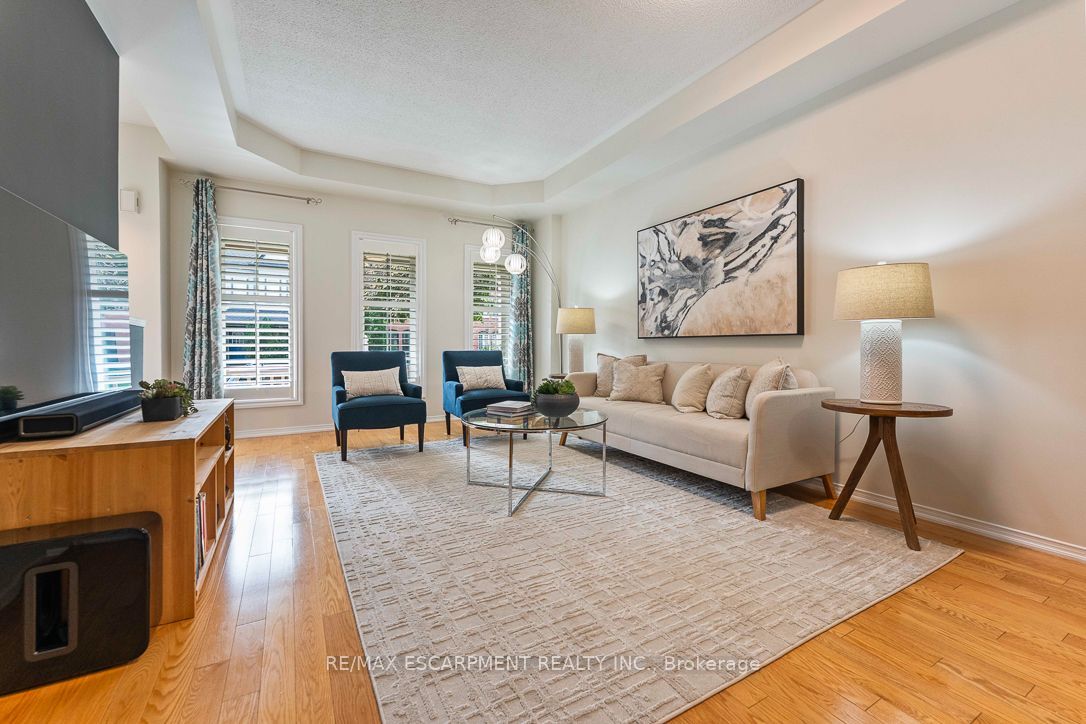253 Gatwick Drive Property Photo 6